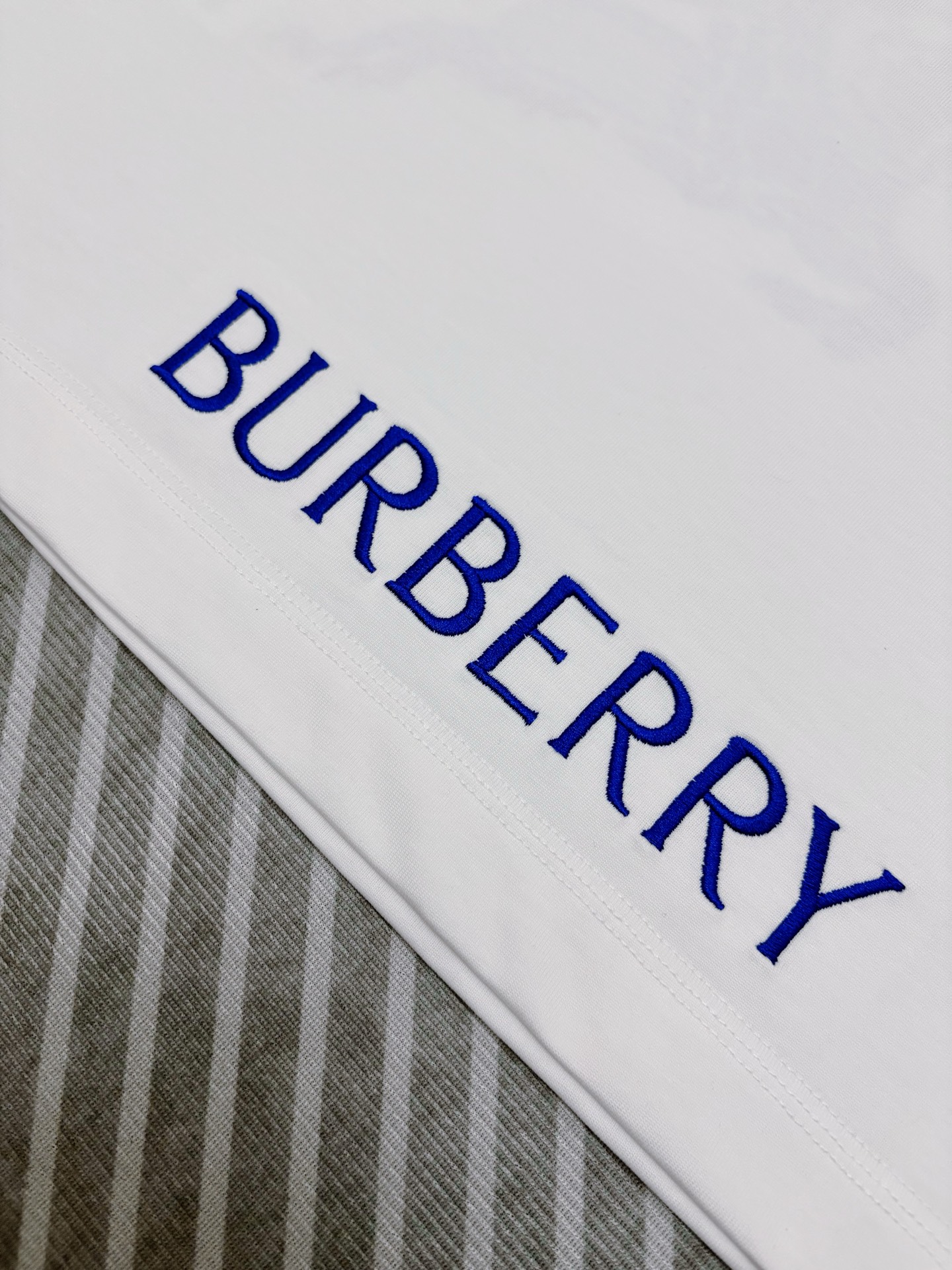 Burberry BBR BURBERRY 巴宝莉刺绣棉质短袖T恤