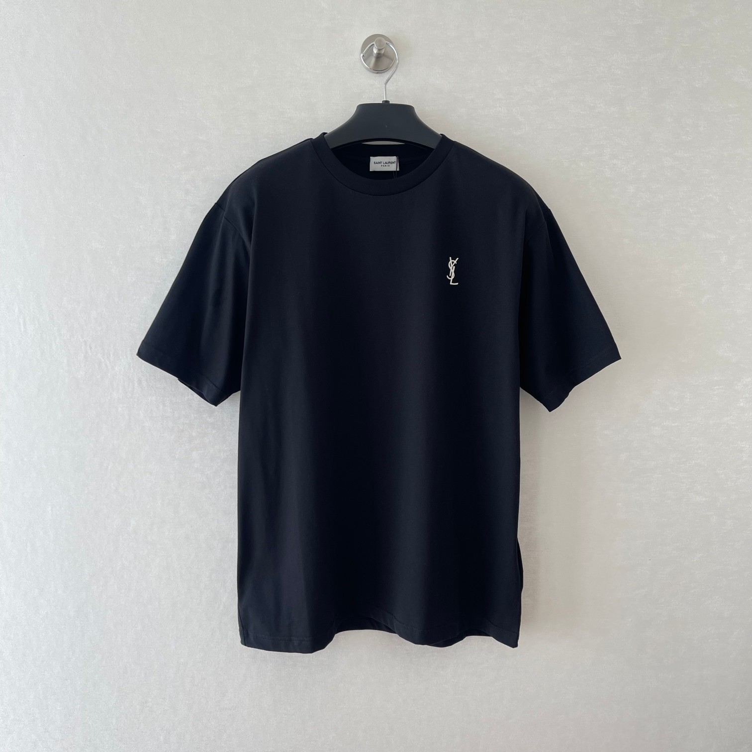 NO:754997,YSL Saint Laurent Saint Laurent printed T-shirt short-sleeved 60 count 180g high-quality pure cotton fabric feels very soft, light and skin-friendly Imported rib neckline does not deform Granular foam printing Same style for men and women SMLXL four sizes Ready in stock Black/white, Saint Laurent-clothing, saint laurent, saint laurent, saint laurent, T-shirt, tees, t-shirt,19860909YSL Saint Laurent 圣罗兰印花T恤短袖 60支180克高品质纯棉面料 手感非常柔软轻薄亲肤 进口罗纹领口不变形 颗粒发泡印花 男女同款 SMLXL四个码 现货 黑色/白色,圣罗兰-服装,saint laurent,saint laurent,saint laurent,T-shirt,tees，t-shirt,,Women's clothing