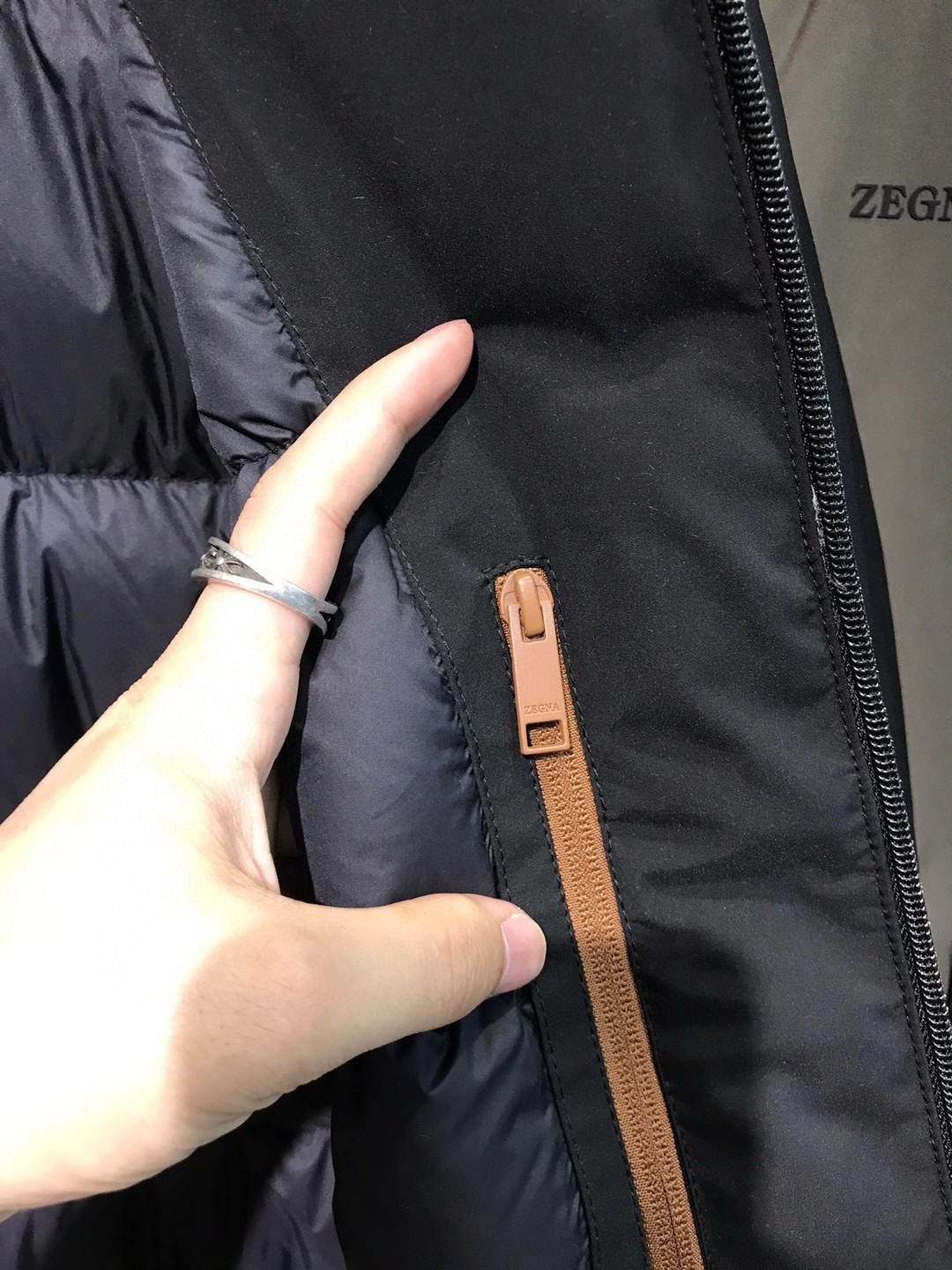 【新品】-EZ家族男士商务休闲户外功能性白鸭绒帽羽绒服外套，香港洋行渠道货，纯正血统品质，高端意大利原厂