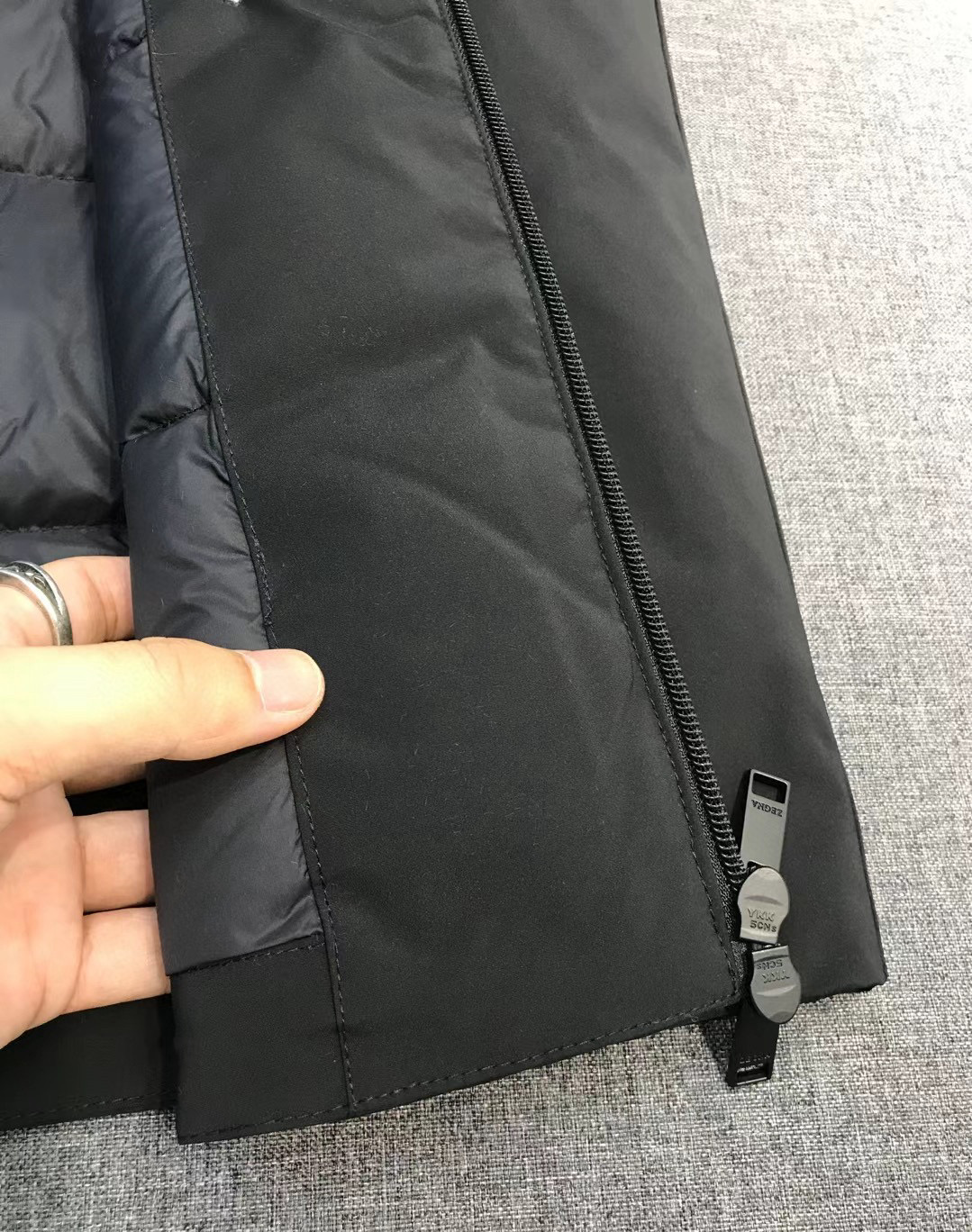 【新品EZ家族男士商务休闲户外功能性白鹅绒连帽羽绒服外套，香港洋行渠道货，纯正血统品质，高端意大利原厂出