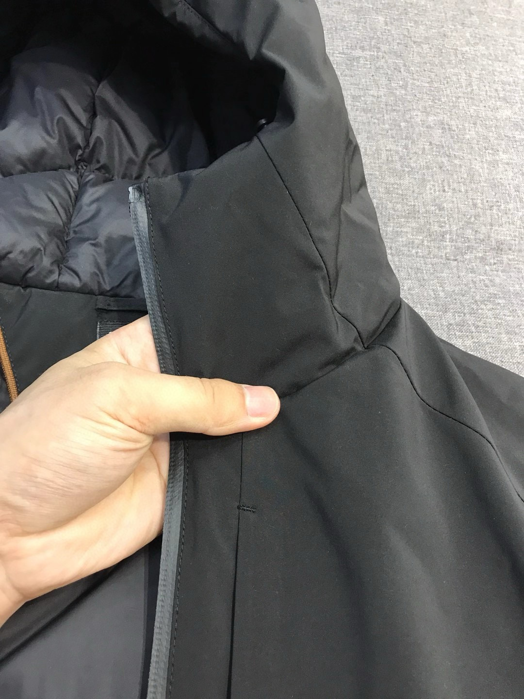 【新品EZ家族男士商务休闲户外功能性白鹅绒连帽羽绒服外套，香港洋行渠道货，纯正血统品质，高端意大利原厂出