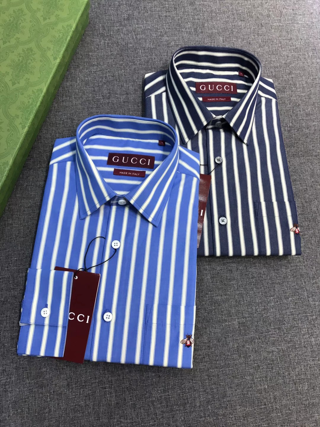 NO:607127,[New product] Gu family men's high-end fashion striped long-sleeved shirt, sold through Hong Kong channels, new product for F/W autumn and winter in 25 years, classic star-level item, matching style for advertising albums and blockbusters, a shirt that has both good looks and quality!  As a recognized fashion item, the striped shirt is undoubtedly one of the most vital elements in the fashion circle. It has a high appearance rate, is simple and has a distinctive personality. It is a good medicine for improving vision. In terms of dressing, it is refreshing and age-reducing and has a sense of fashion. It is intellectually elegant and shows taste. It has various tags and symbols!  The overall shape design is in line with the tone of the ancient house and continues the fashionable retro route. This season the designer cleverly injects the iconic bee element into the body of the garment and presents it with exquisite embroidery. It is very three-dimensional, stunning and fashionable. It is the finishing touch visually and enhances the overall sense of high-end!  The fabrics and accessories are all supplied by foreign customers. Heavy-weight long-staple cotton imported from Turkey, double-strand high-count yarn, custom-woven and dyed in the garment process of the old Italian workshop. After natural plant washing process, the texture is extremely delicate and soft. After washing, it has a slightly retro feel. The fabric texture and comfort have reached the first-class level, with excellent skin-friendliness and breathability, and a great experience!  The details are exquisite and exquisite. The buttons are made of polished deep-sea shells. Each button has a unique texture with excellent gloss. The shape is smooth and perfect. The color is refreshing and elegant. The upper body is full of elegance. The details are very eye-catching when used as an inner wear. When worn alone, it will turn heads even more. It is a piece with a full sense of style and a must-have type for the dressing season!  Sizes S-XXL S, shoulder width 45, bust 102, sleeve length 62, dress length 73,,gucci,shirts,alexander wang19860909【新品】Gu家族男士高端时装款条纹长袖衬衫,香港洋行渠道货,25年F/W秋冬新品,经典明星级单品,广告画册形象大片搭配款,颜值系与品质兼备的一款衬衫！ 条纹衬衫作为公认的时尚单品,无疑是时尚圈生命力最强的元素之一,出镜率极高,简单而个性鲜明,是改良视觉的良药,在穿搭方面即清爽减龄又自带时髦感,即知性儒雅又彰显品位气质,有着各种标签符号！ 通体的造型设计符合古家的基调,延续时尚复古的路线,此季设计师将标志性蜜蜂元素巧妙注入于衣身,以精美刺绣体呈现,非常立体且惊艳时髦,视觉上属于画龙点睛之笔,提升了整体的高级感！ 面料和辅料皆为外商客供,重磅土耳其进口长绒棉,双股高支纱线,意大利本土老牌工坊成衣工序定织定染,经过天然植物水洗工艺处理,肌理极为细腻柔软,水洗后透着略为复古感,面料质感与舒适度达到一流水准,亲肤性与透气性绝佳,体验感极佳！ 细节精湛考究,钮扣采用深海贝壳打磨制成,每粒皆有着独一无二的纹理,光泽度极好,版型线条流畅完美,配色清爽优雅上身气质感十足,作为内搭露出细节非常吸睛,单穿回头率更为爆表,属于造型感十足的一款单品,穿搭季必入的类型！尺码S-XXL S码 肩宽45 胸围102 袖长62 衣长73,,gucci,shirts,alexander wang,Men's clothing