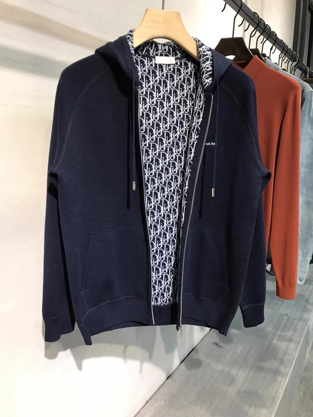 【新品】CD.HOMME男士时装款连帽拉链开衫/羊毛衫/毛衣外套，贸易公司洋行货，重磅高级心水之物，高级