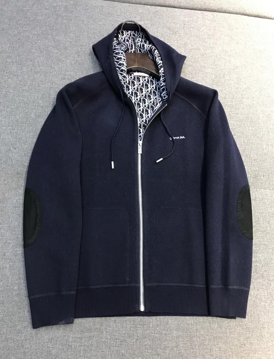 【新品】CD.HOMME男士时装款连帽拉链开衫/羊毛衫/毛衣外套，贸易公司洋行货，重磅高级心水之物，高级