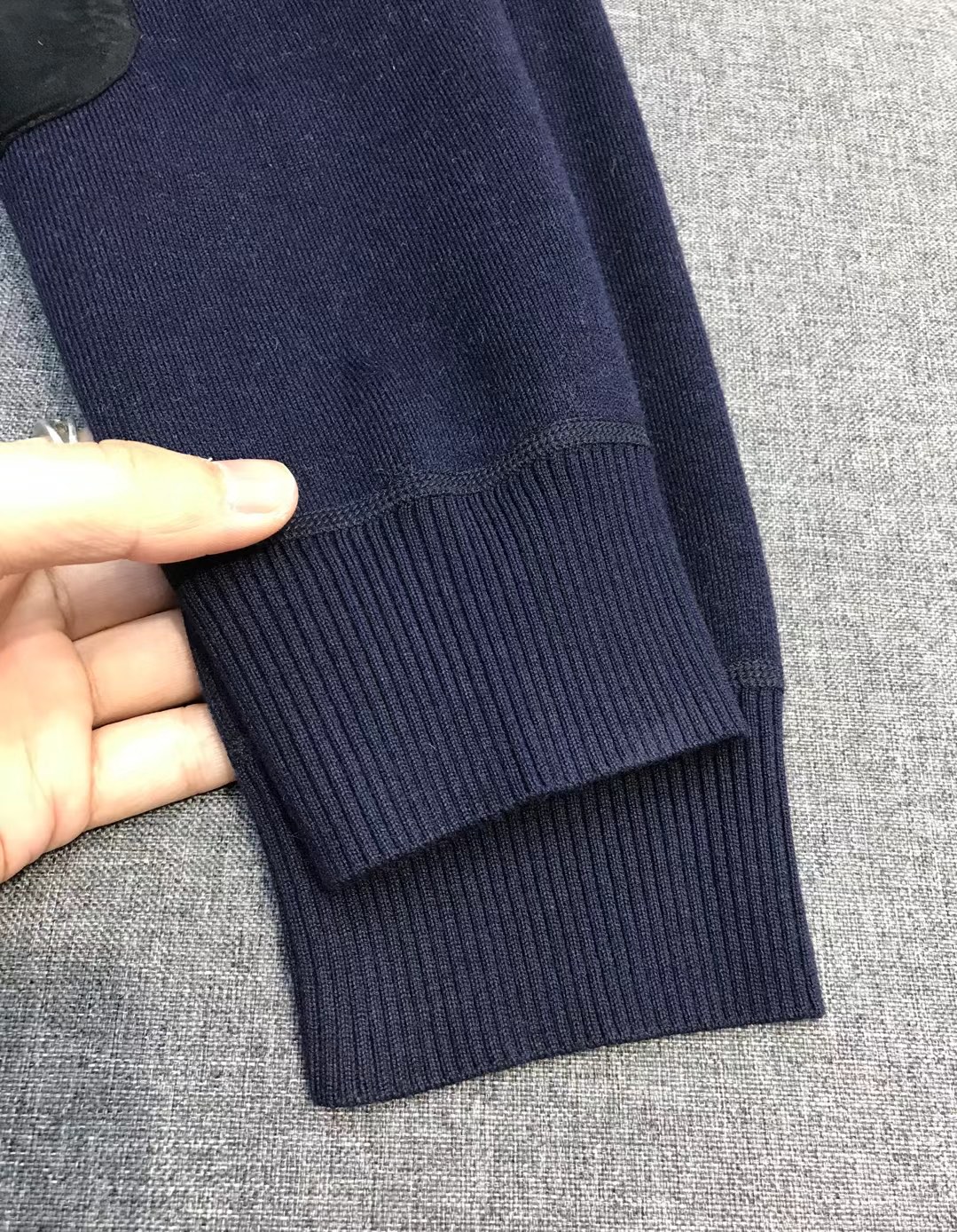 【新品】CD.HOMME男士时装款连帽拉链开衫/羊毛衫/毛衣外套，贸易公司洋行货，重磅高级心水之物，高级