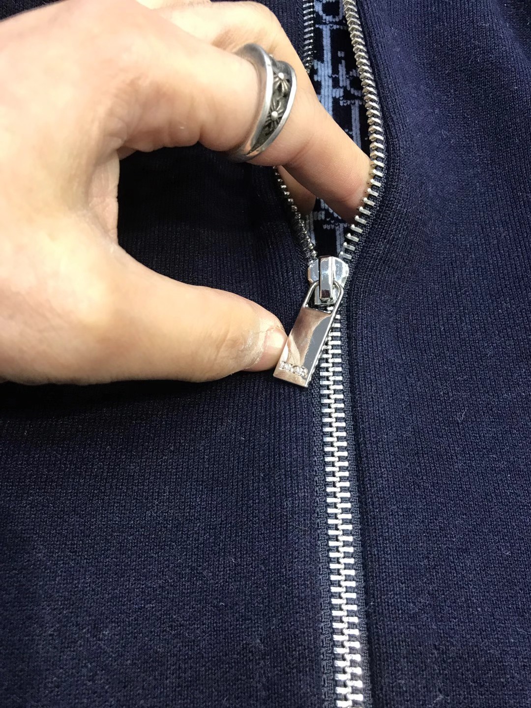 【新品】CD.HOMME男士时装款连帽拉链开衫/羊毛衫/毛衣外套，贸易公司洋行货，重磅高级心水之物，高级