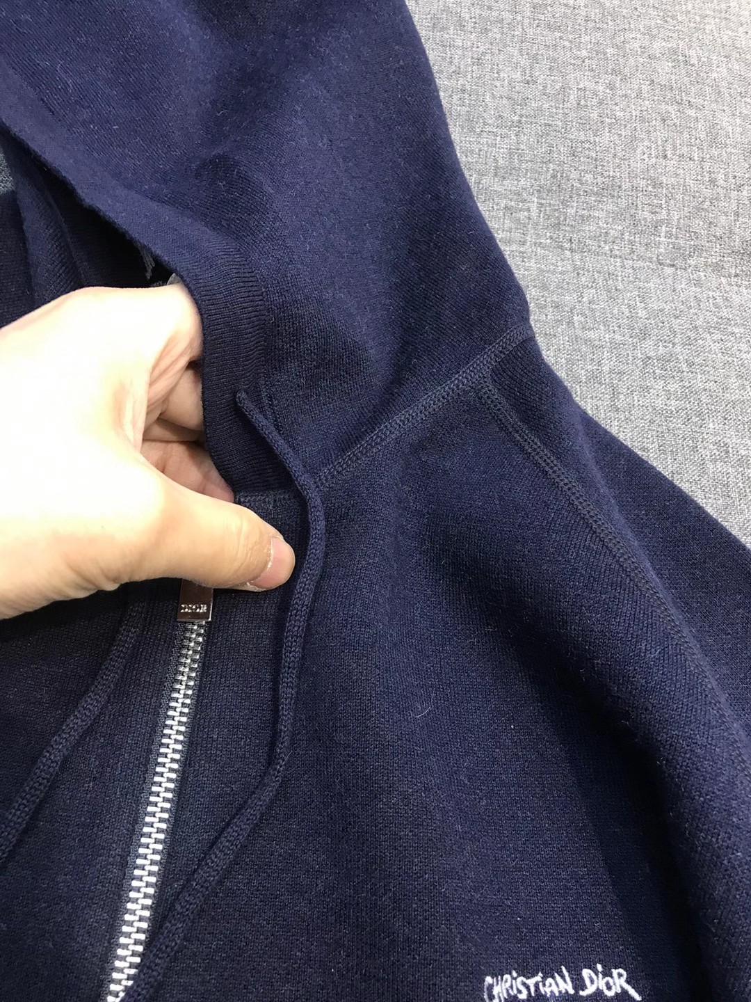 【新品】CD.HOMME男士时装款连帽拉链开衫/羊毛衫/毛衣外套，贸易公司洋行货，重磅高级心水之物，高级