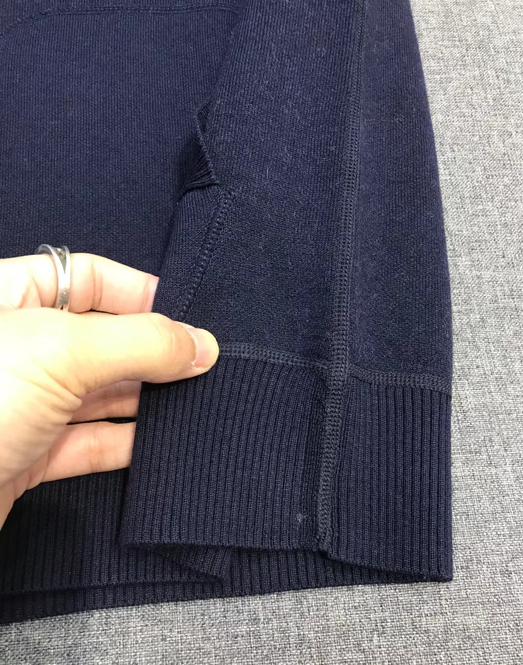 【新品】CD.HOMME男士时装款连帽拉链开衫/羊毛衫/毛衣外套，贸易公司洋行货，重磅高级心水之物，高级