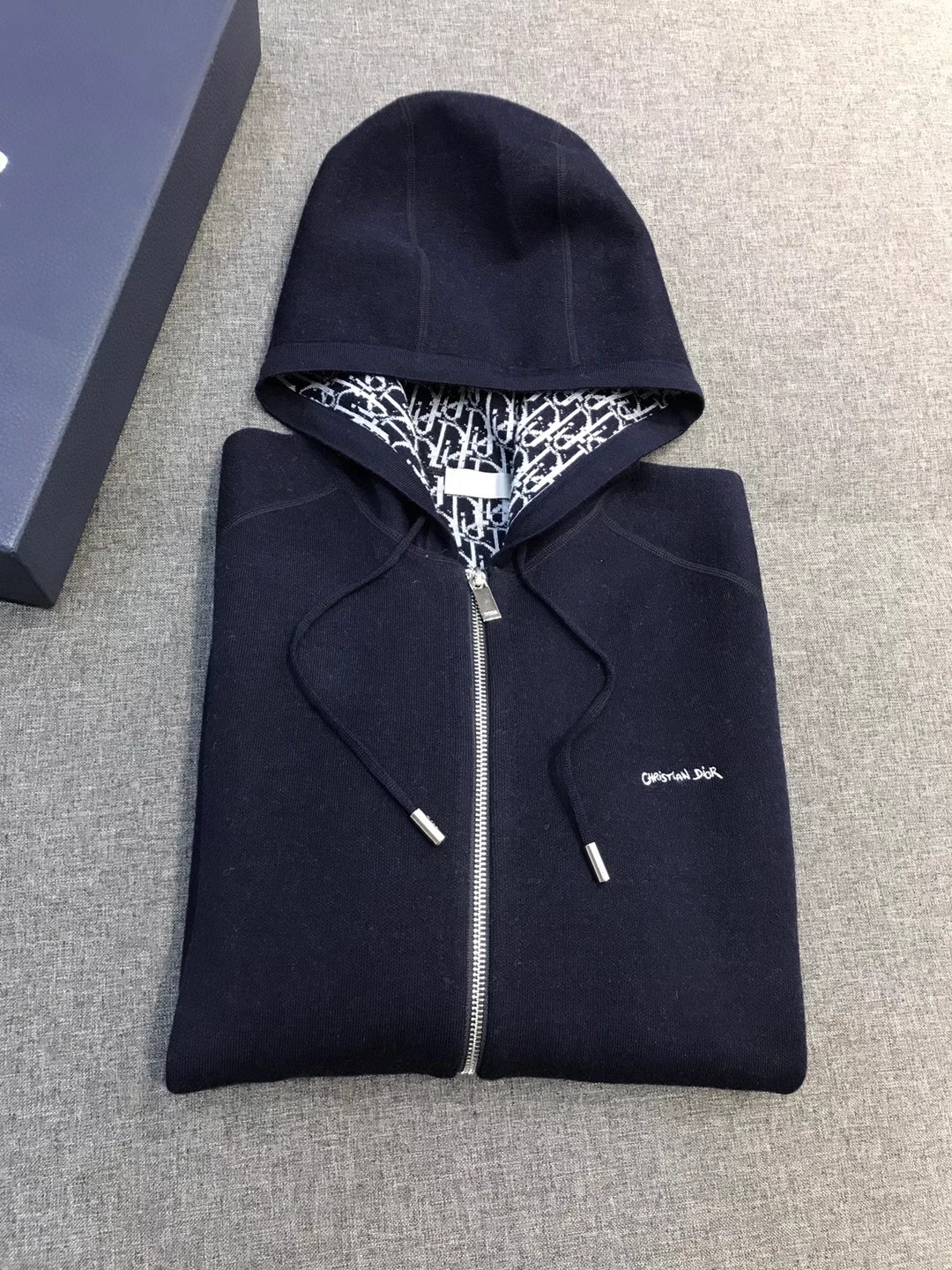 【新品】CD.HOMME男士时装款连帽拉链开衫/羊毛衫/毛衣外套，贸易公司洋行货，重磅高级心水之物，高级