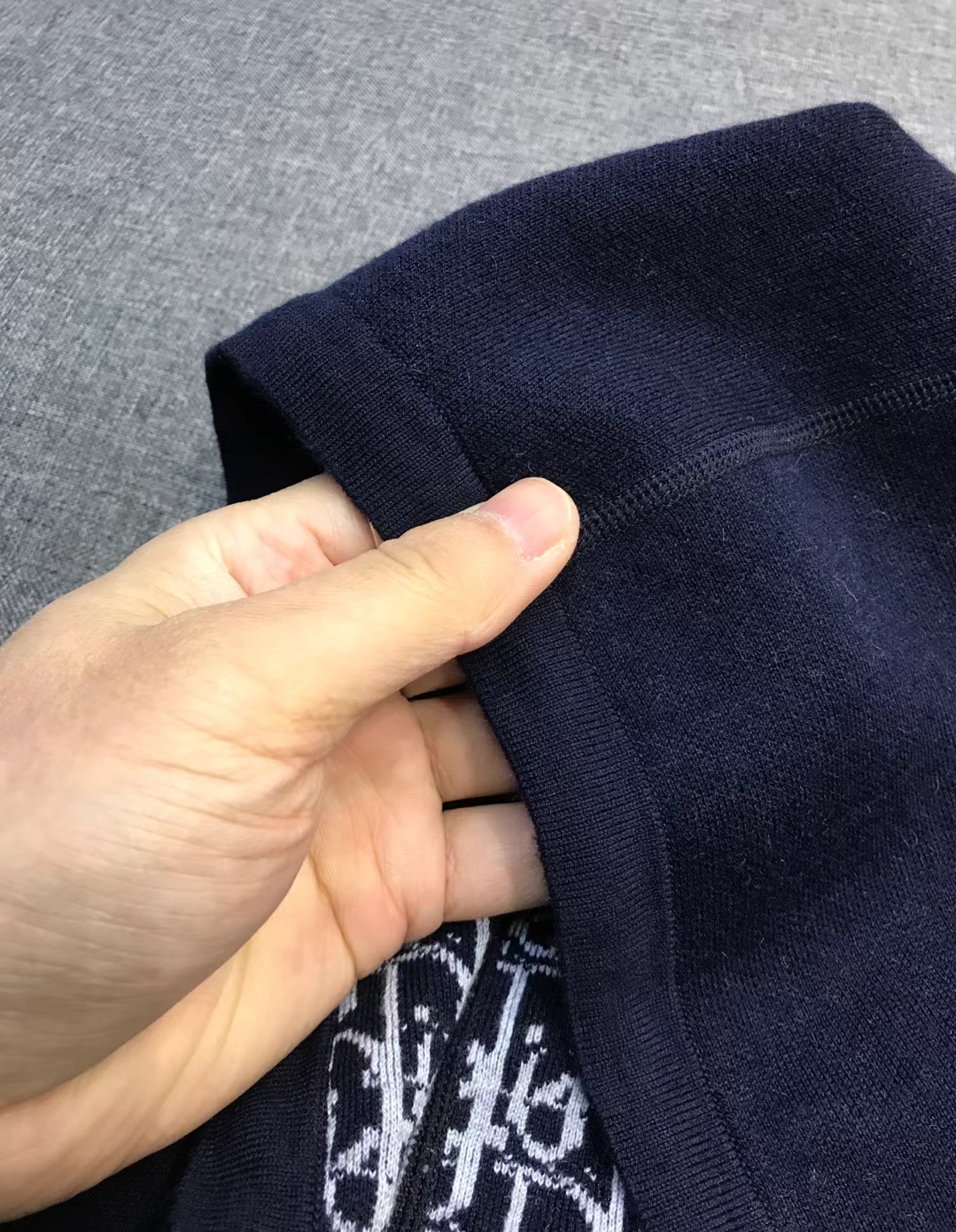 【新品】CD.HOMME男士时装款连帽拉链开衫/羊毛衫/毛衣外套，贸易公司洋行货，重磅高级心水之物，高级