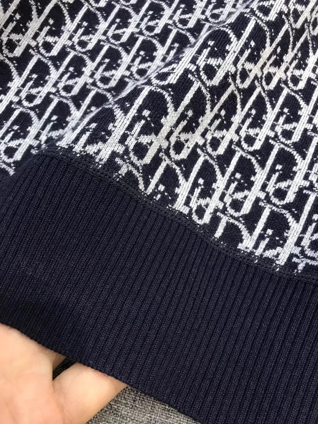 【新品】CD.HOMME男士时装款连帽拉链开衫/羊毛衫/毛衣外套，贸易公司洋行货，重磅高级心水之物，高级