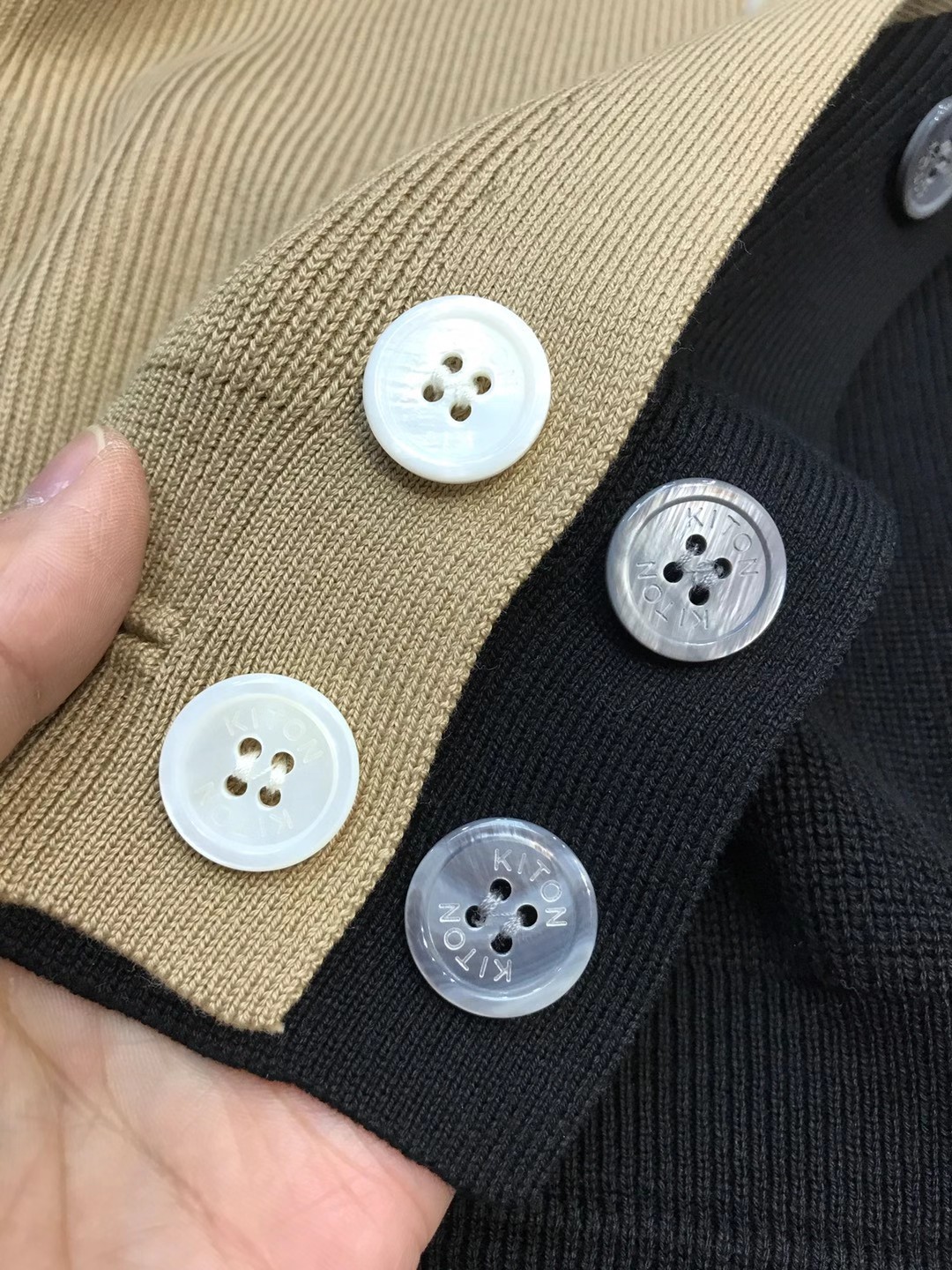 【新品】Ki家族男士高端商务休闲针织开衫/毛衣，贸易公司渠道货，意大利原厂出品，25年F/W秋冬新品，经