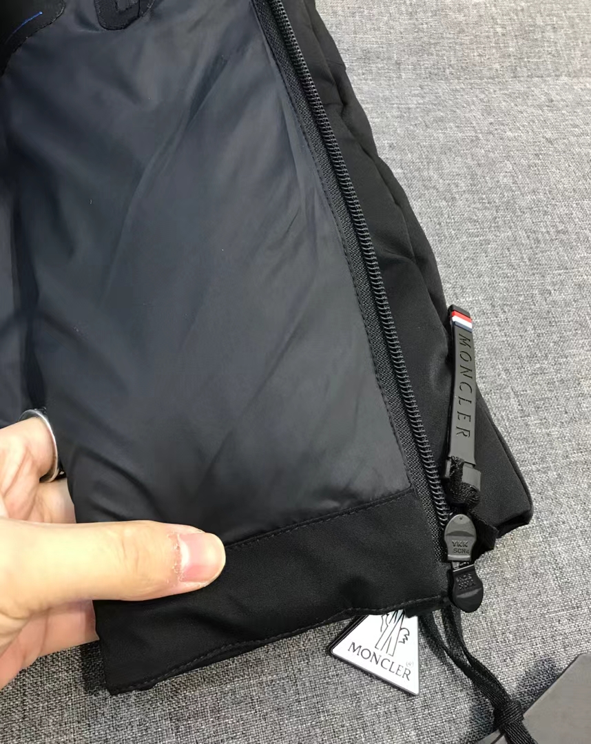 【新品】Mon/羽皇家族男士时装款户外可拆卸帽白鹅绒羽绒马甲，贸易公司渠道货，高端品鉴臻品，25年A/W