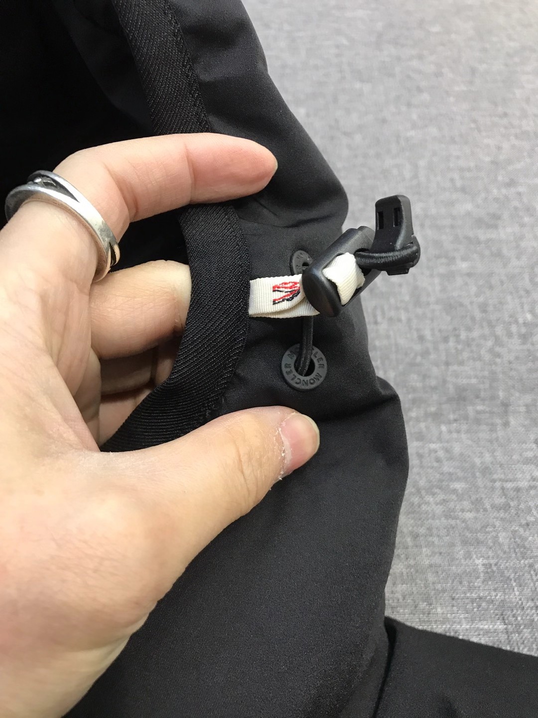 【新品】Mon/羽皇家族男士时装款户外可拆卸帽白鹅绒羽绒马甲，贸易公司渠道货，高端品鉴臻品，25年A/W