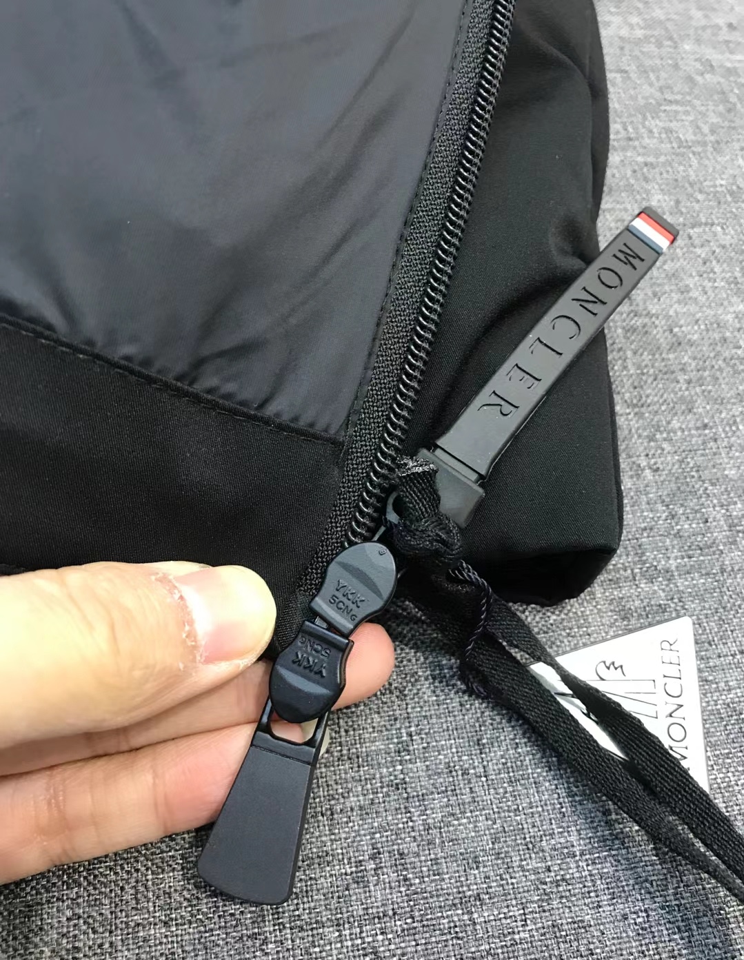 【新品】Mon/羽皇家族男士时装款户外可拆卸帽白鹅绒羽绒马甲，贸易公司渠道货，高端品鉴臻品，25年A/W