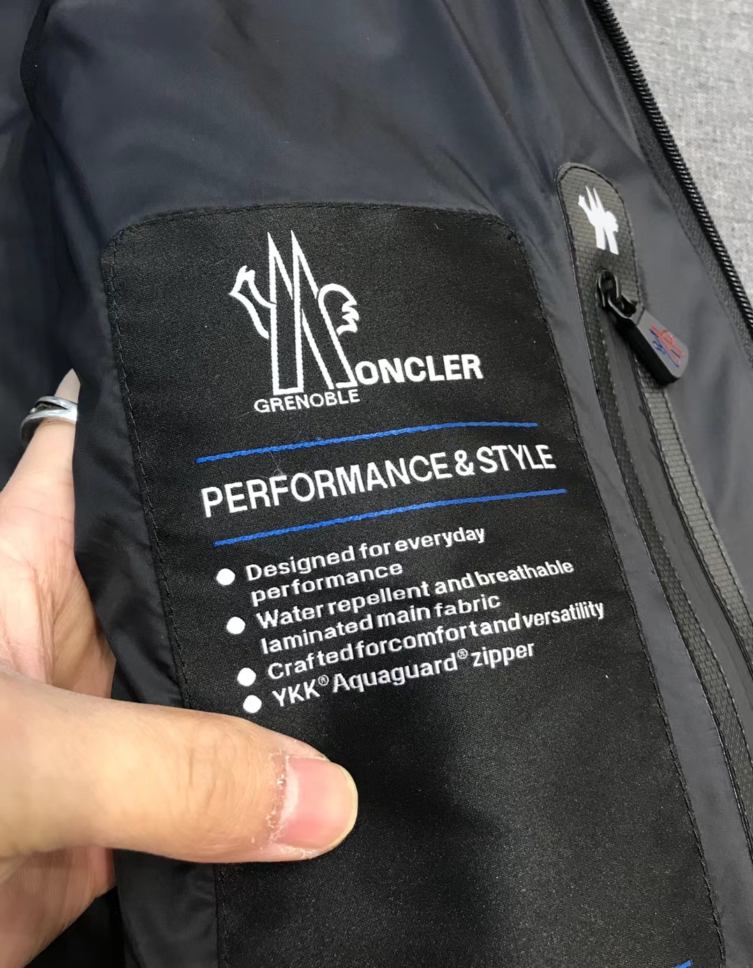 【新品】Mon/羽皇家族男士时装款户外可拆卸帽白鹅绒羽绒马甲，贸易公司渠道货，高端品鉴臻品，25年A/W