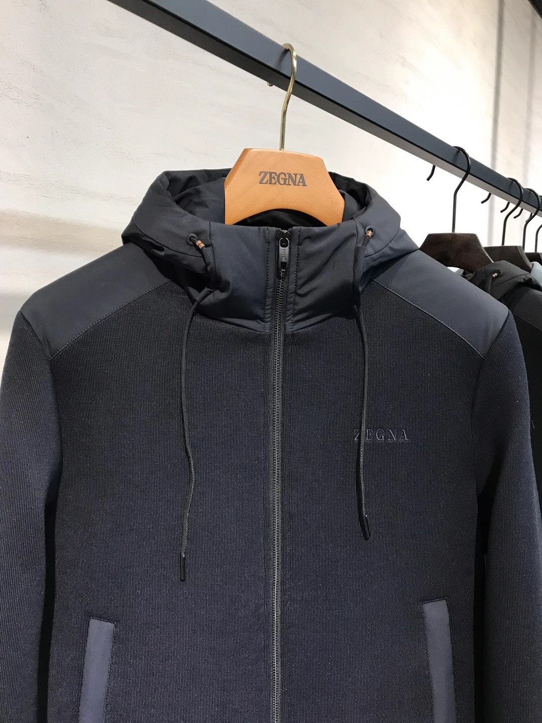 【新品】EZ家族男士商务休闲功能性连帽针织羊毛/白鹅绒/羽绒服外套，香港洋行渠道货，顶级纯正血统品质，意