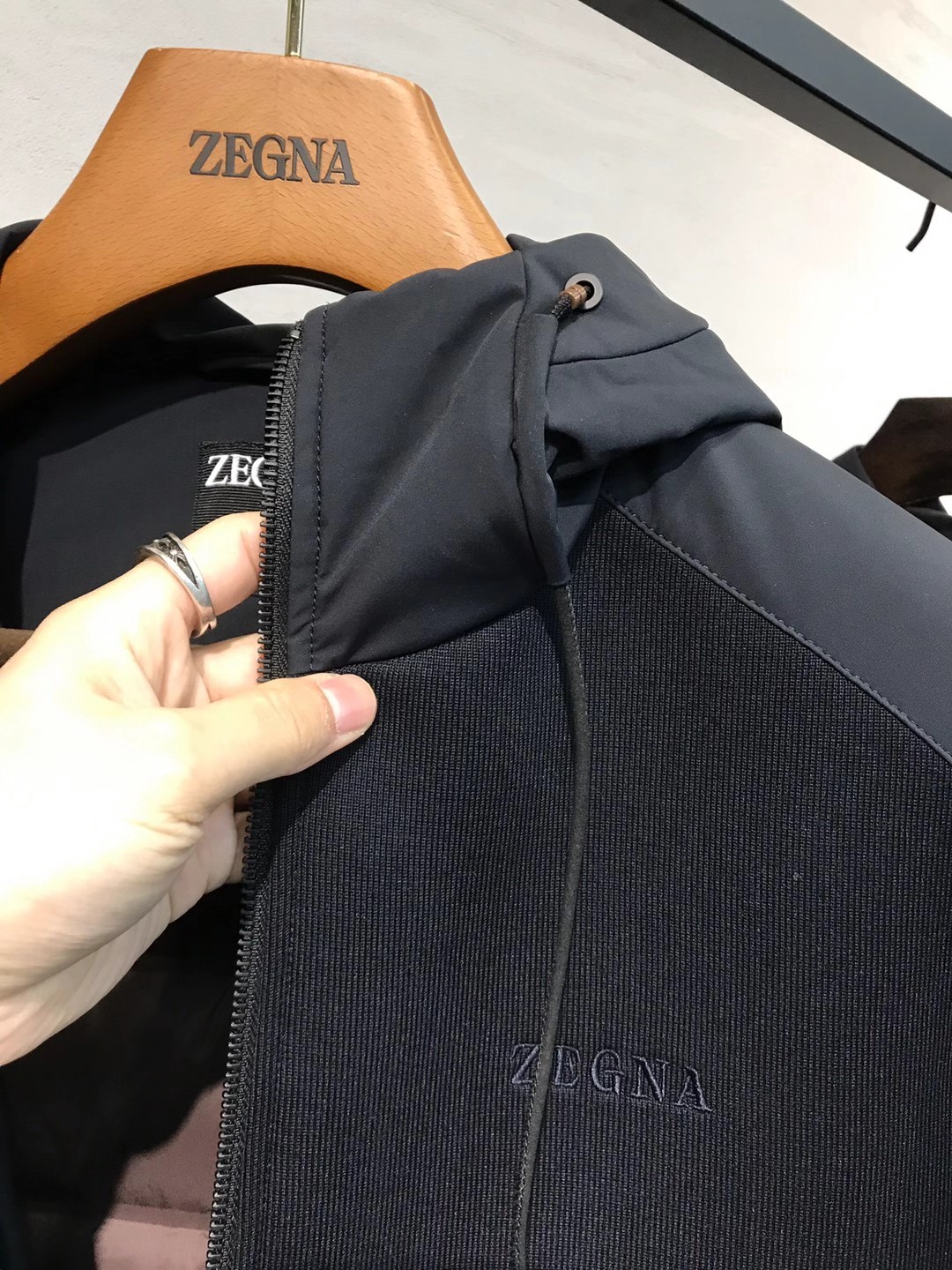 【新品】EZ家族男士商务休闲功能性连帽针织羊毛/白鹅绒/羽绒服外套，香港洋行渠道货，顶级纯正血统品质，意