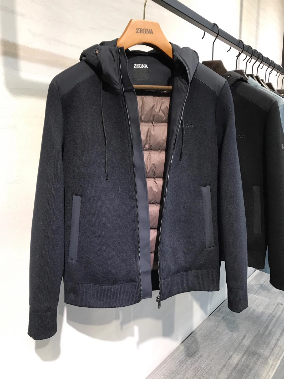 【新品】EZ家族男士商务休闲功能性连帽针织羊毛/白鹅绒/羽绒服外套，香港洋行渠道货，顶级纯正血统品质，意