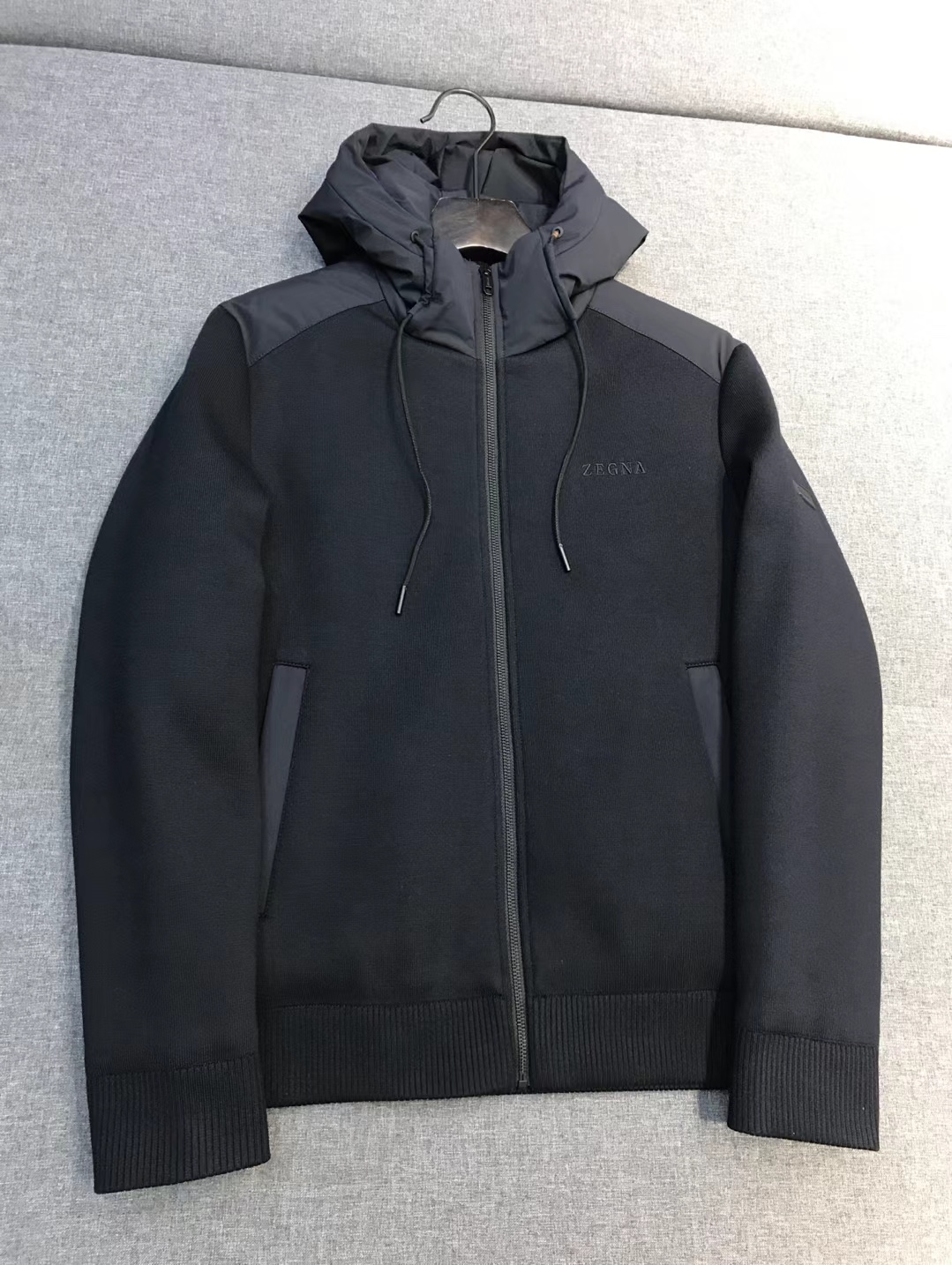 【新品】EZ家族男士商务休闲功能性连帽针织羊毛/白鹅绒/羽绒服外套，香港洋行渠道货，顶级纯正血统品质，意