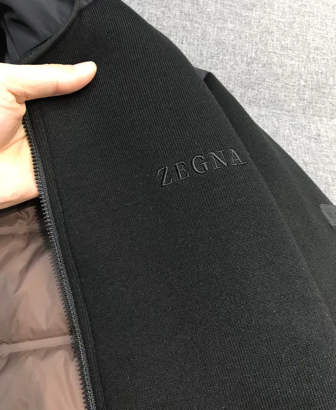 【新品】EZ家族男士商务休闲功能性连帽针织羊毛/白鹅绒/羽绒服外套，香港洋行渠道货，顶级纯正血统品质，意