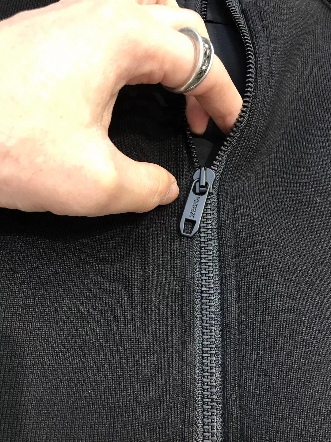 【新品】EZ家族男士商务休闲功能性连帽针织羊毛/白鹅绒/羽绒服外套，香港洋行渠道货，顶级纯正血统品质，意