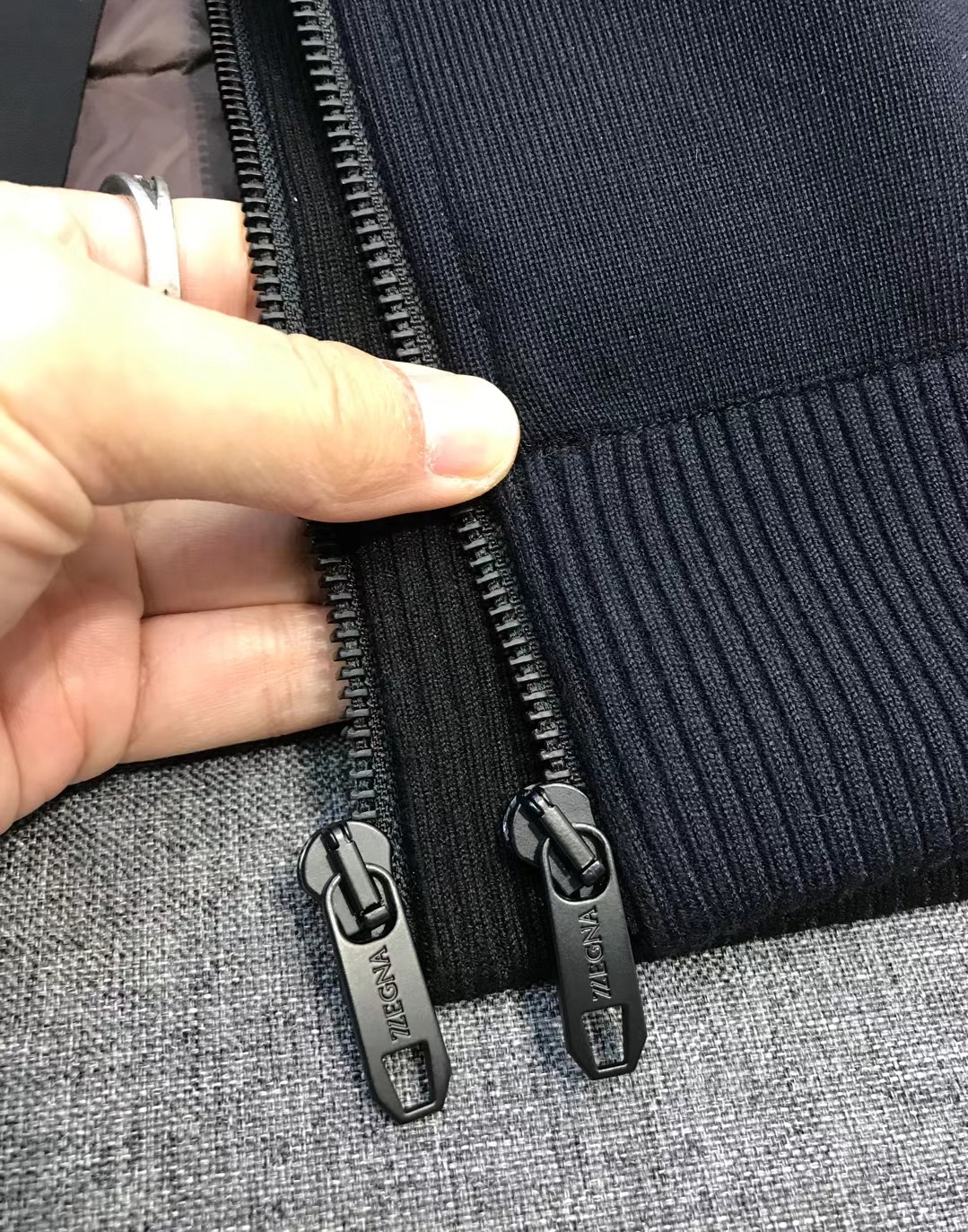 【新品】EZ家族男士商务休闲功能性连帽针织羊毛/白鹅绒/羽绒服外套，香港洋行渠道货，顶级纯正血统品质，意