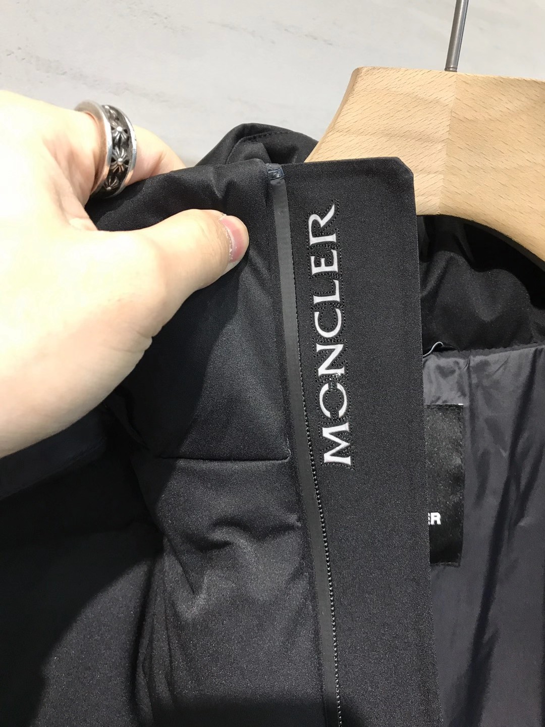 【新品】MON/羽皇男士时装款户外功能性白鹅绒可拆卸帽滑雪羽绒服，贸易公司渠道货，意大利原厂出品，官网主