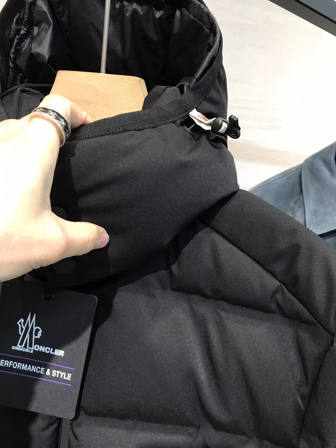 【新品】MON/羽皇男士时装款户外功能性白鹅绒可拆卸帽滑雪羽绒服，贸易公司渠道货，意大利原厂出品，官网主