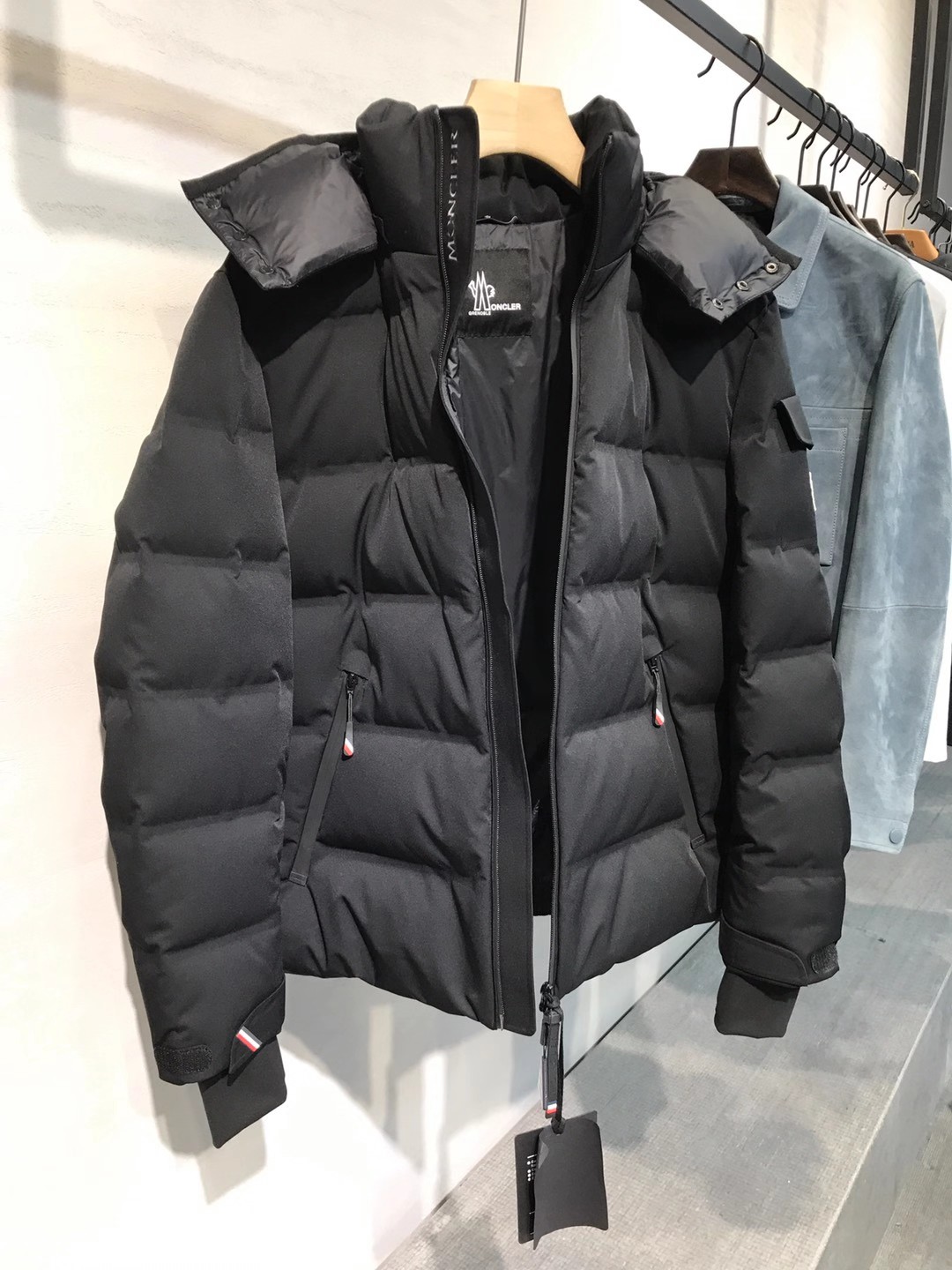 【新品】MON/羽皇男士时装款户外功能性白鹅绒可拆卸帽滑雪羽绒服，贸易公司渠道货，意大利原厂出品，官网主