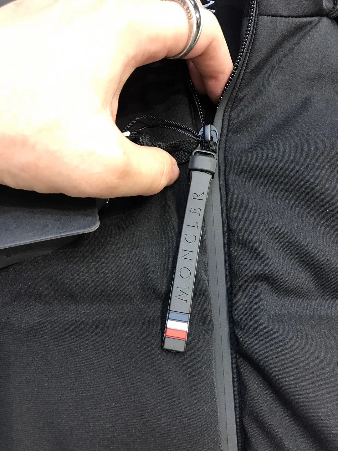 【新品】MON/羽皇男士时装款户外功能性白鹅绒可拆卸帽滑雪羽绒服，贸易公司渠道货，意大利原厂出品，官网主