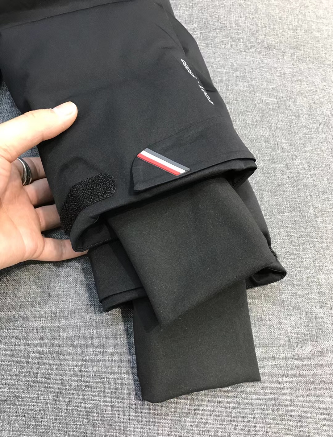 【新品】MON/羽皇男士时装款户外功能性白鹅绒可拆卸帽滑雪羽绒服，贸易公司渠道货，意大利原厂出品，官网主