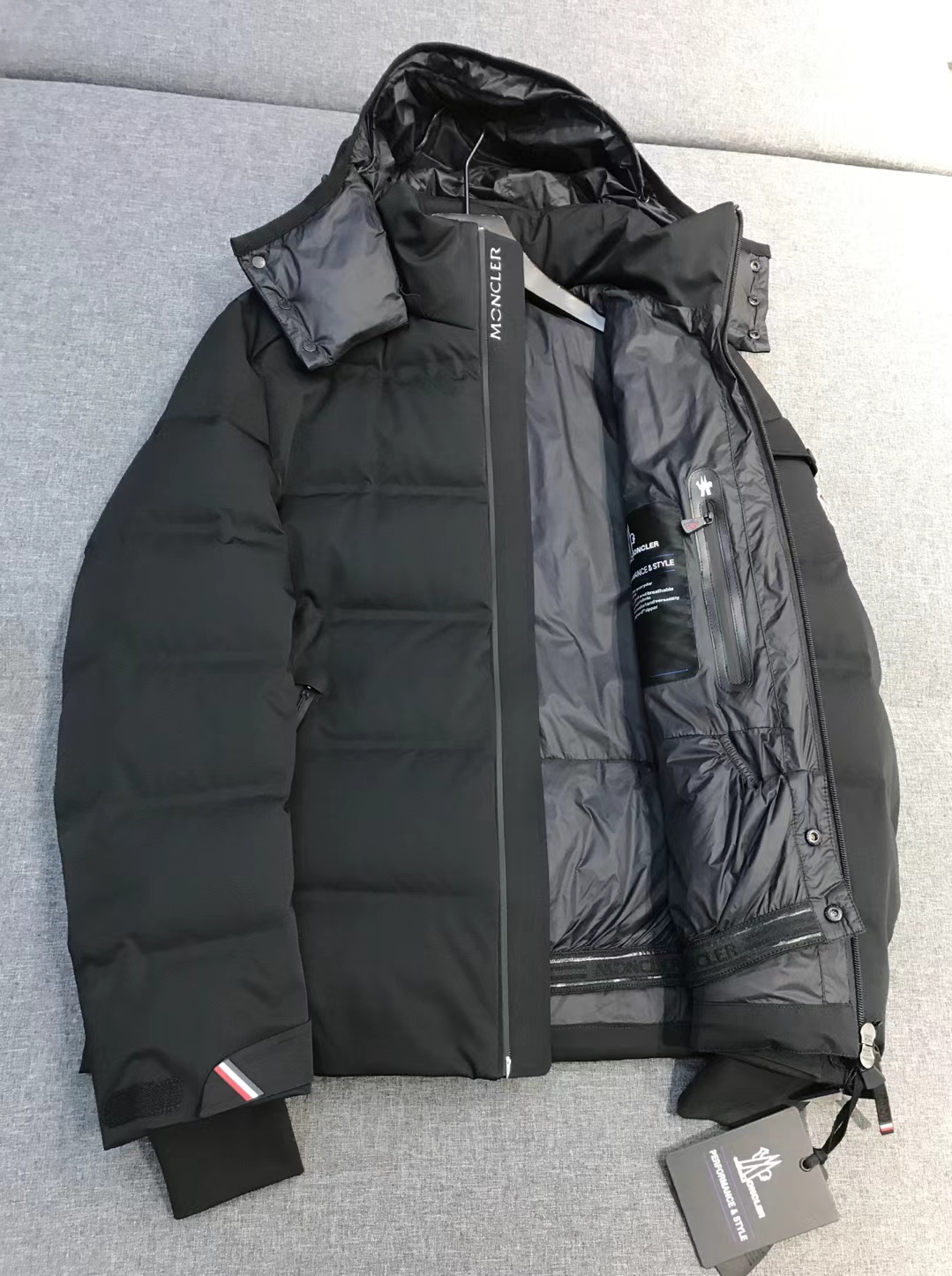 【新品】MON/羽皇男士时装款户外功能性白鹅绒可拆卸帽滑雪羽绒服，贸易公司渠道货，意大利原厂出品，官网主