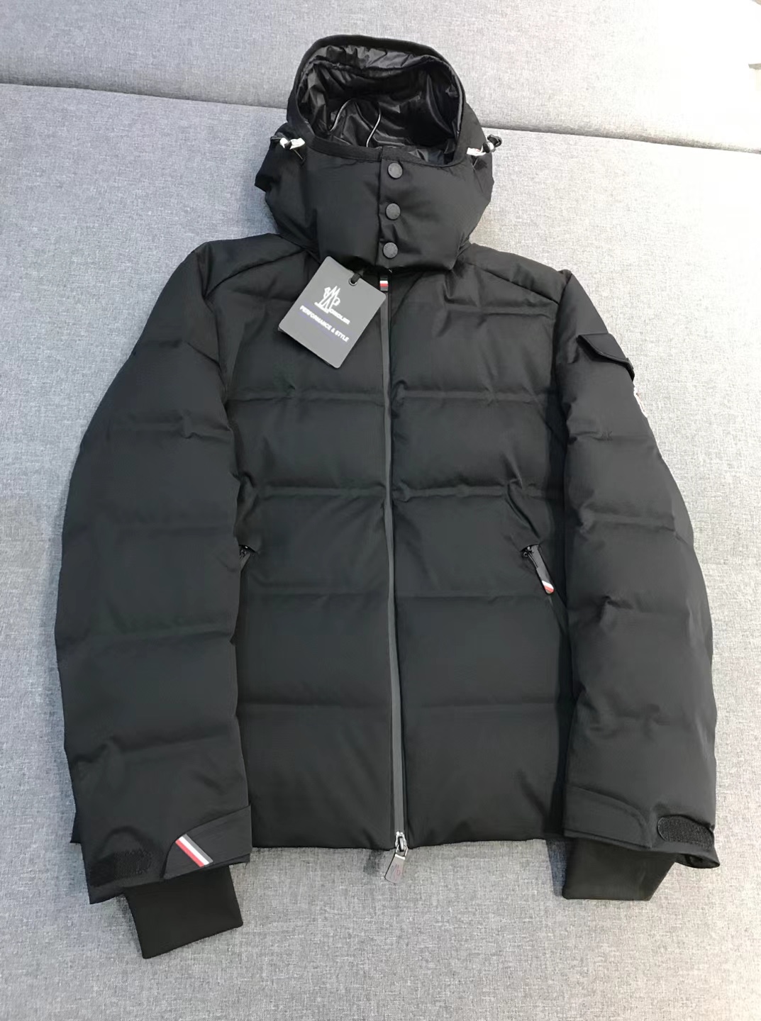 【新品】MON/羽皇男士时装款户外功能性白鹅绒可拆卸帽滑雪羽绒服，贸易公司渠道货，意大利原厂出品，官网主