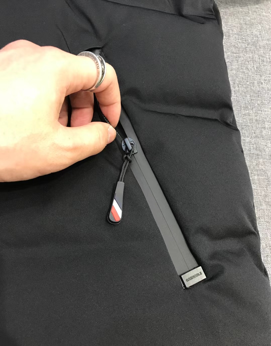 【新品】MON/羽皇男士时装款户外功能性白鹅绒可拆卸帽滑雪羽绒服，贸易公司渠道货，意大利原厂出品，官网主