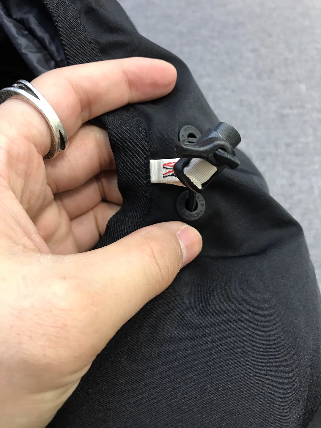 【新品】MON/羽皇男士时装款户外功能性白鹅绒可拆卸帽滑雪羽绒服，贸易公司渠道货，意大利原厂出品，官网主