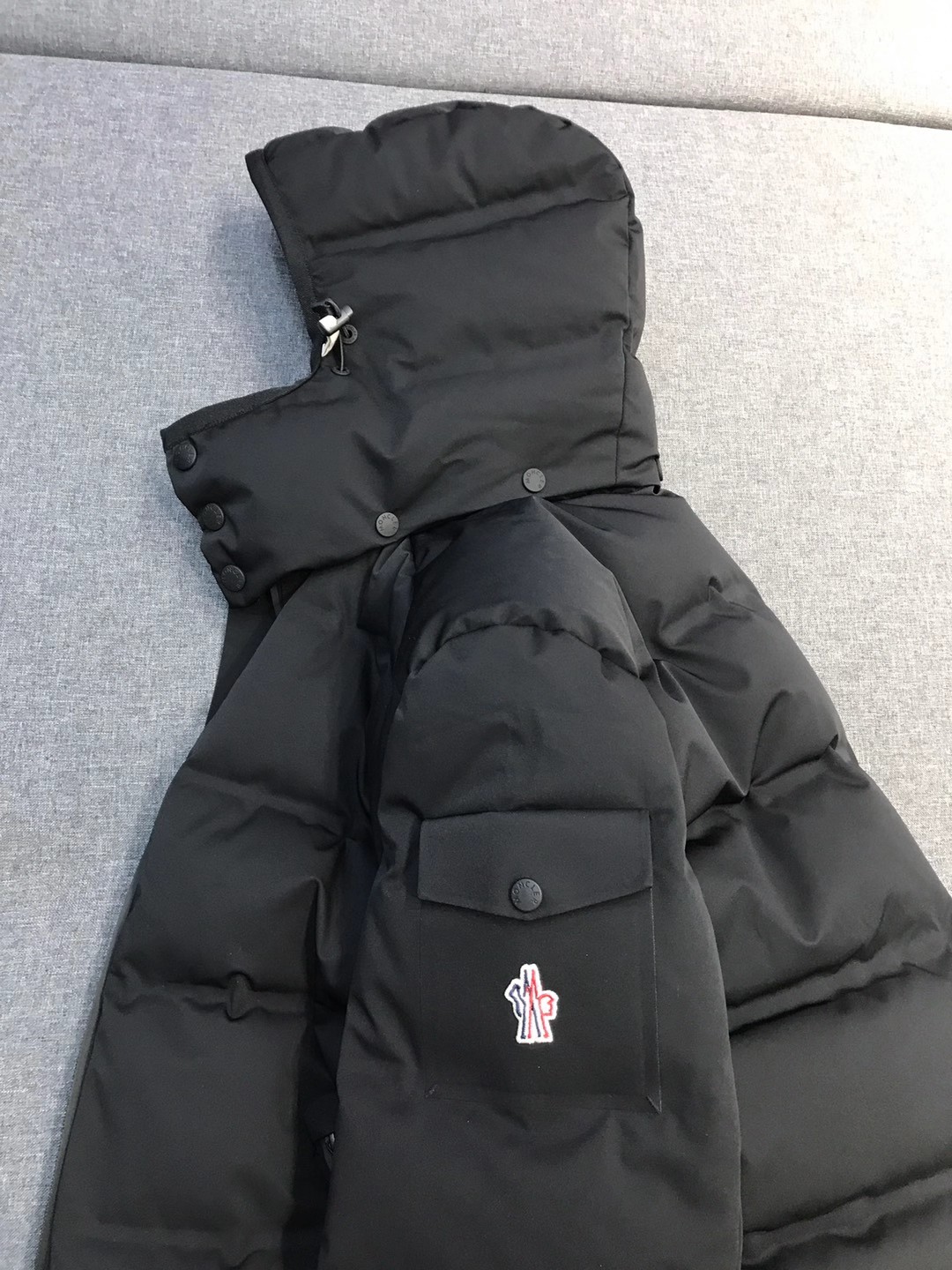 【新品】MON/羽皇男士时装款户外功能性白鹅绒可拆卸帽滑雪羽绒服，贸易公司渠道货，意大利原厂出品，官网主