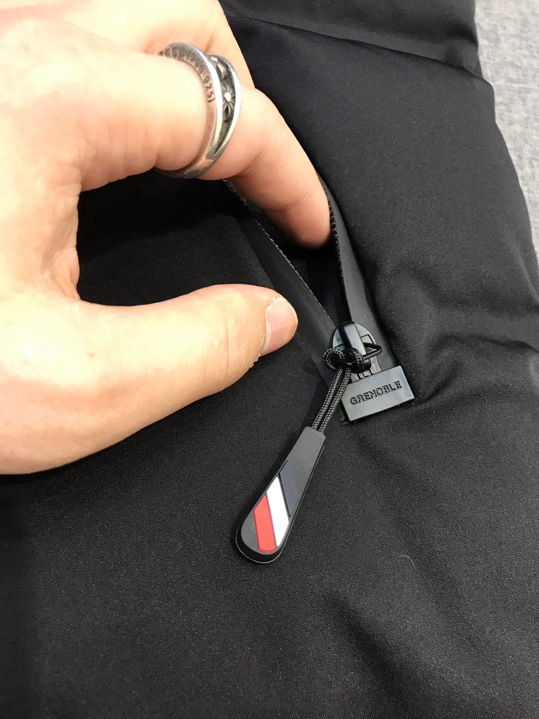 【新品】MON/羽皇男士时装款户外功能性白鹅绒可拆卸帽滑雪羽绒服，贸易公司渠道货，意大利原厂出品，官网主