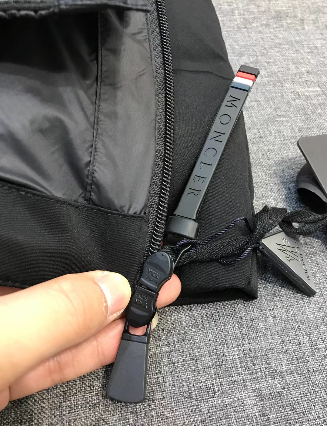 【新品】MON/羽皇男士时装款户外功能性白鹅绒可拆卸帽滑雪羽绒服，贸易公司渠道货，意大利原厂出品，官网主