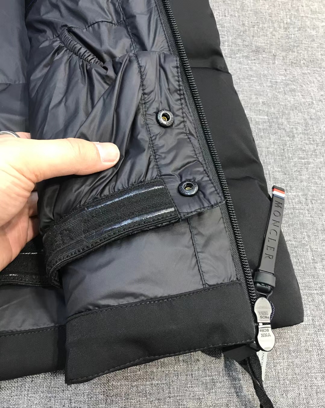 【新品】MON/羽皇男士时装款户外功能性白鹅绒可拆卸帽滑雪羽绒服，贸易公司渠道货，意大利原厂出品，官网主