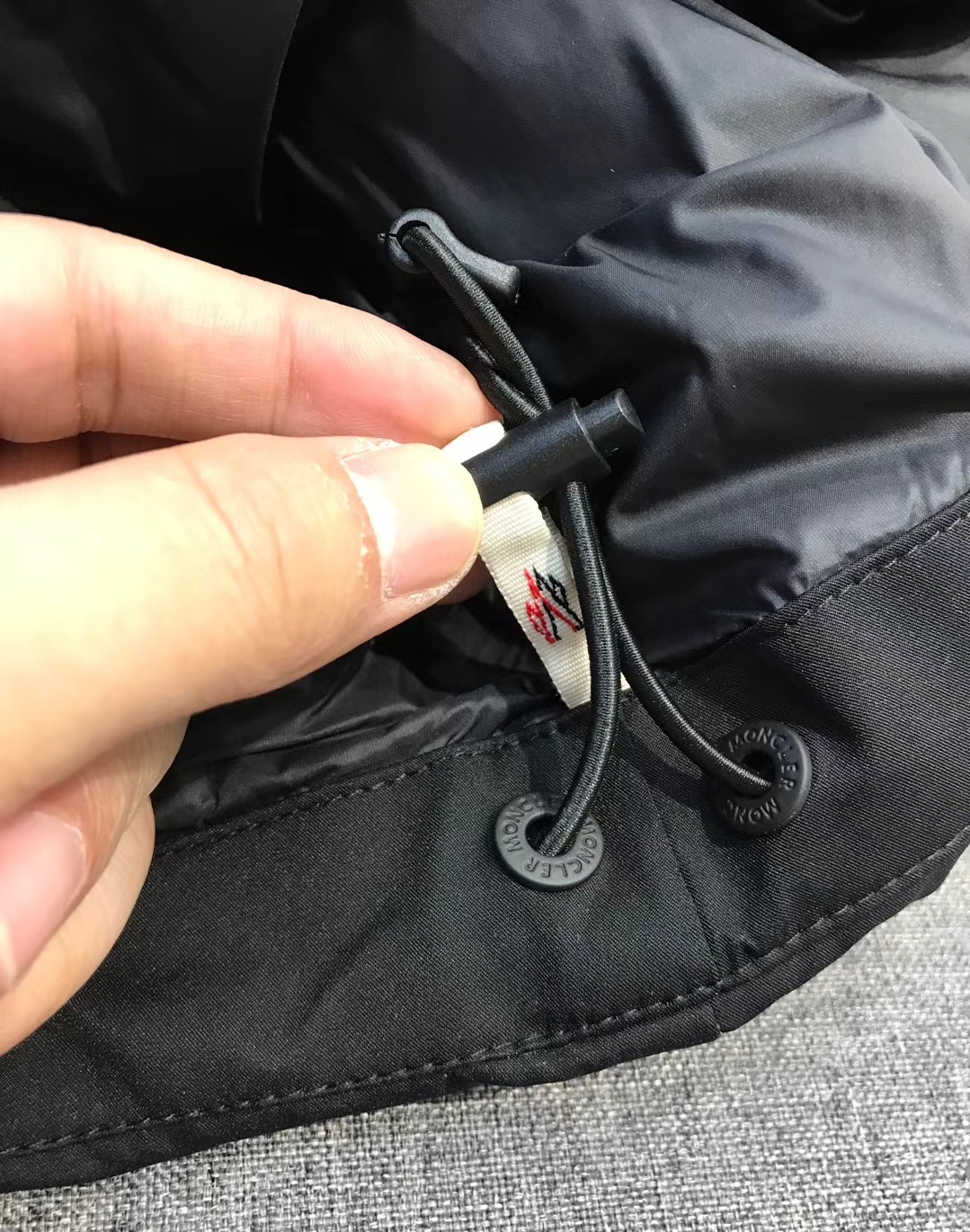 【新品】MON/羽皇男士时装款户外功能性白鹅绒可拆卸帽滑雪羽绒服，贸易公司渠道货，意大利原厂出品，官网主