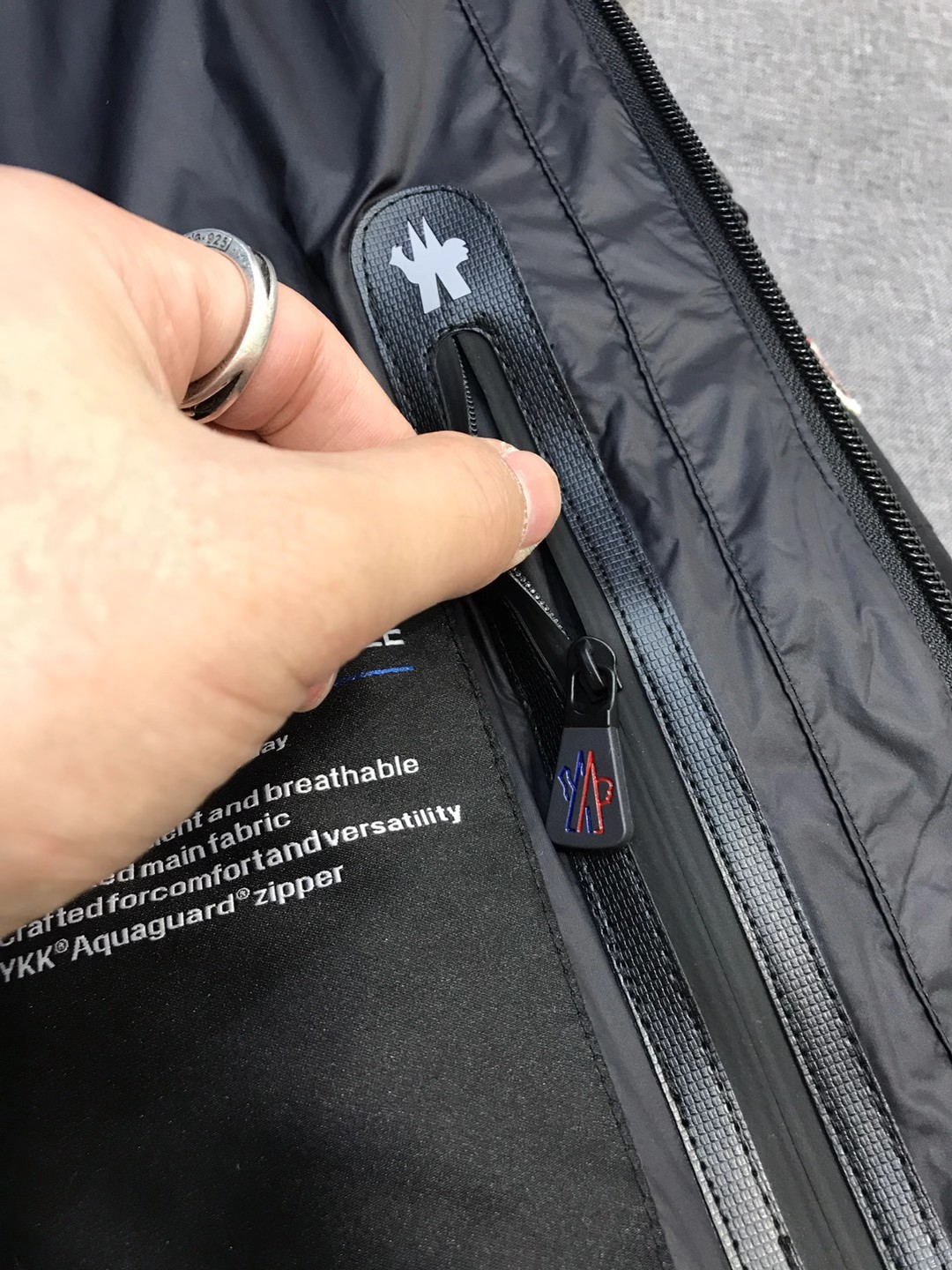 【新品】MON/羽皇男士时装款户外功能性白鹅绒可拆卸帽滑雪羽绒服，贸易公司渠道货，意大利原厂出品，官网主