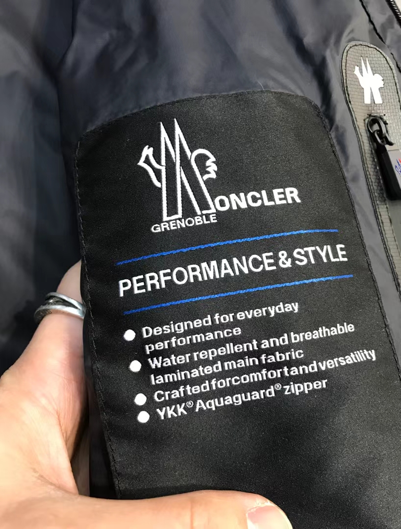 【新品】MON/羽皇男士时装款户外功能性白鹅绒可拆卸帽滑雪羽绒服，贸易公司渠道货，意大利原厂出品，官网主