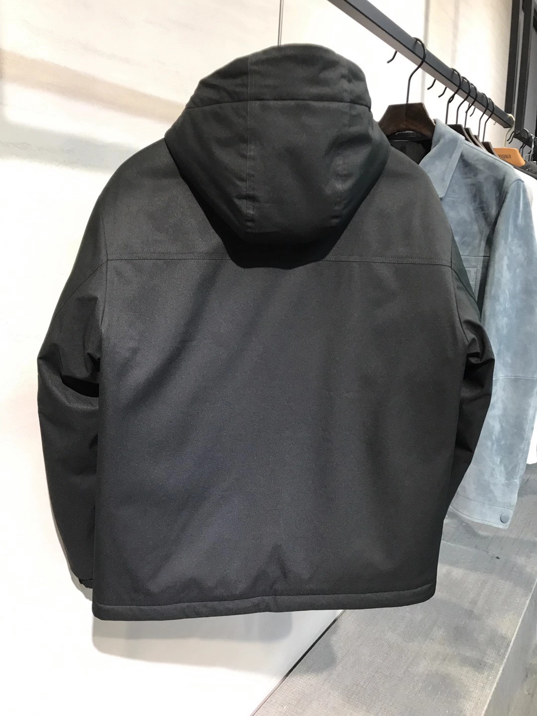 【新品】lP🆕家族男士高端商务休闲连帽羽绒服外套，上海贸易公司渠道货，系出名门，100%纯正血统品质，意