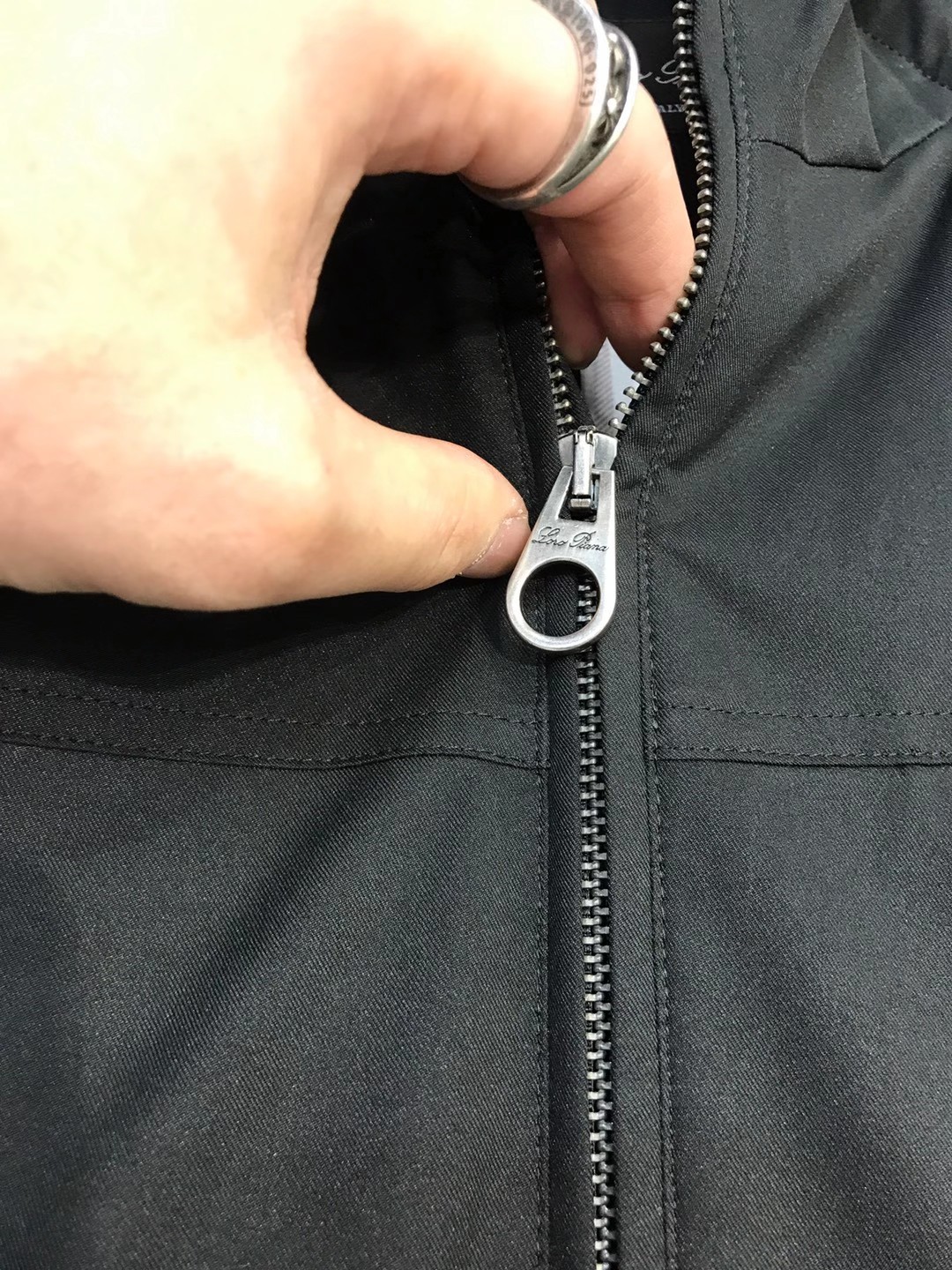 【新品】lP🆕家族男士高端商务休闲连帽羽绒服外套，上海贸易公司渠道货，系出名门，100%纯正血统品质，意