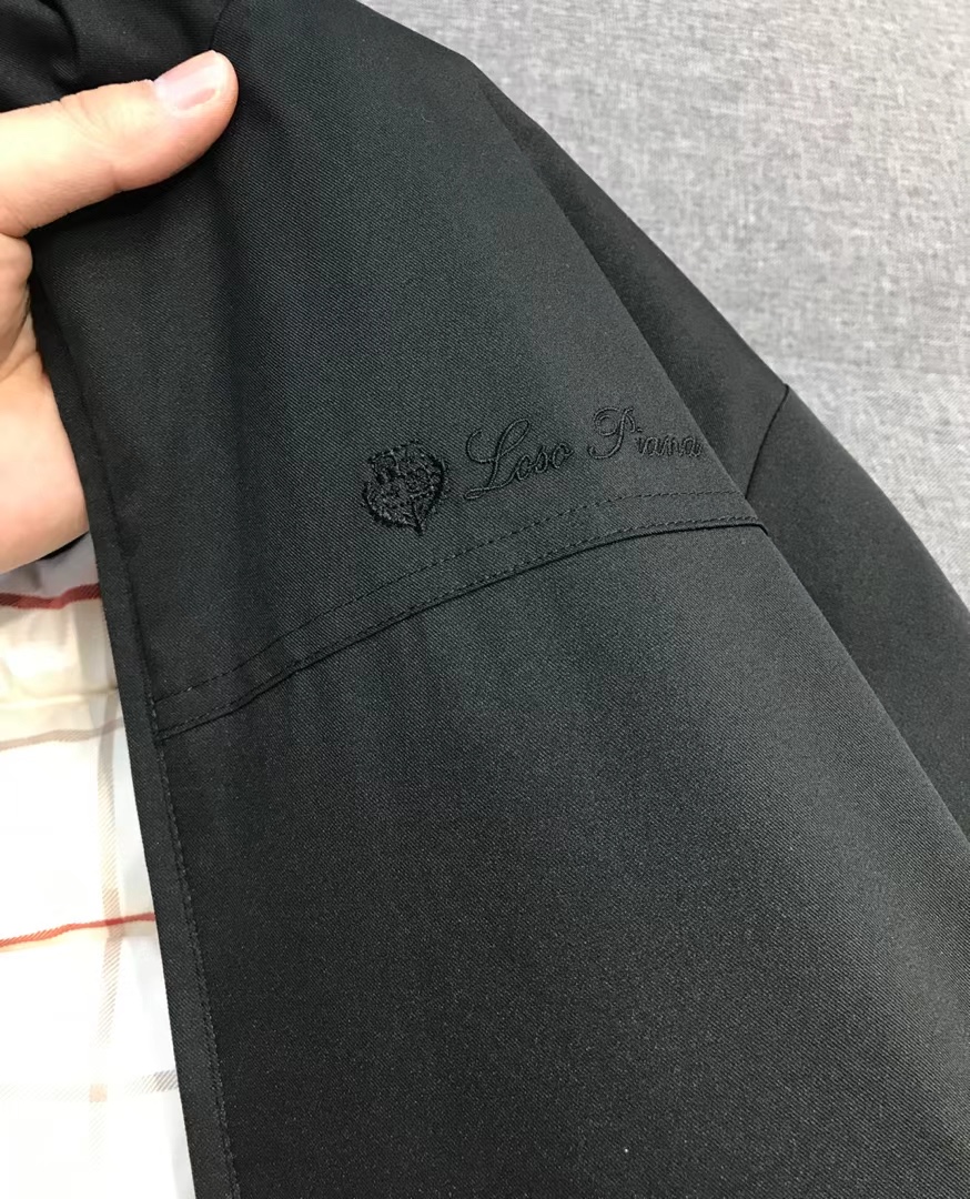 【新品】lP🆕家族男士高端商务休闲连帽羽绒服外套，上海贸易公司渠道货，系出名门，100%纯正血统品质，意