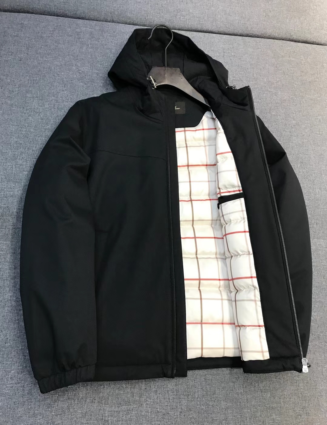 【新品】lP🆕家族男士高端商务休闲连帽羽绒服外套，上海贸易公司渠道货，系出名门，100%纯正血统品质，意