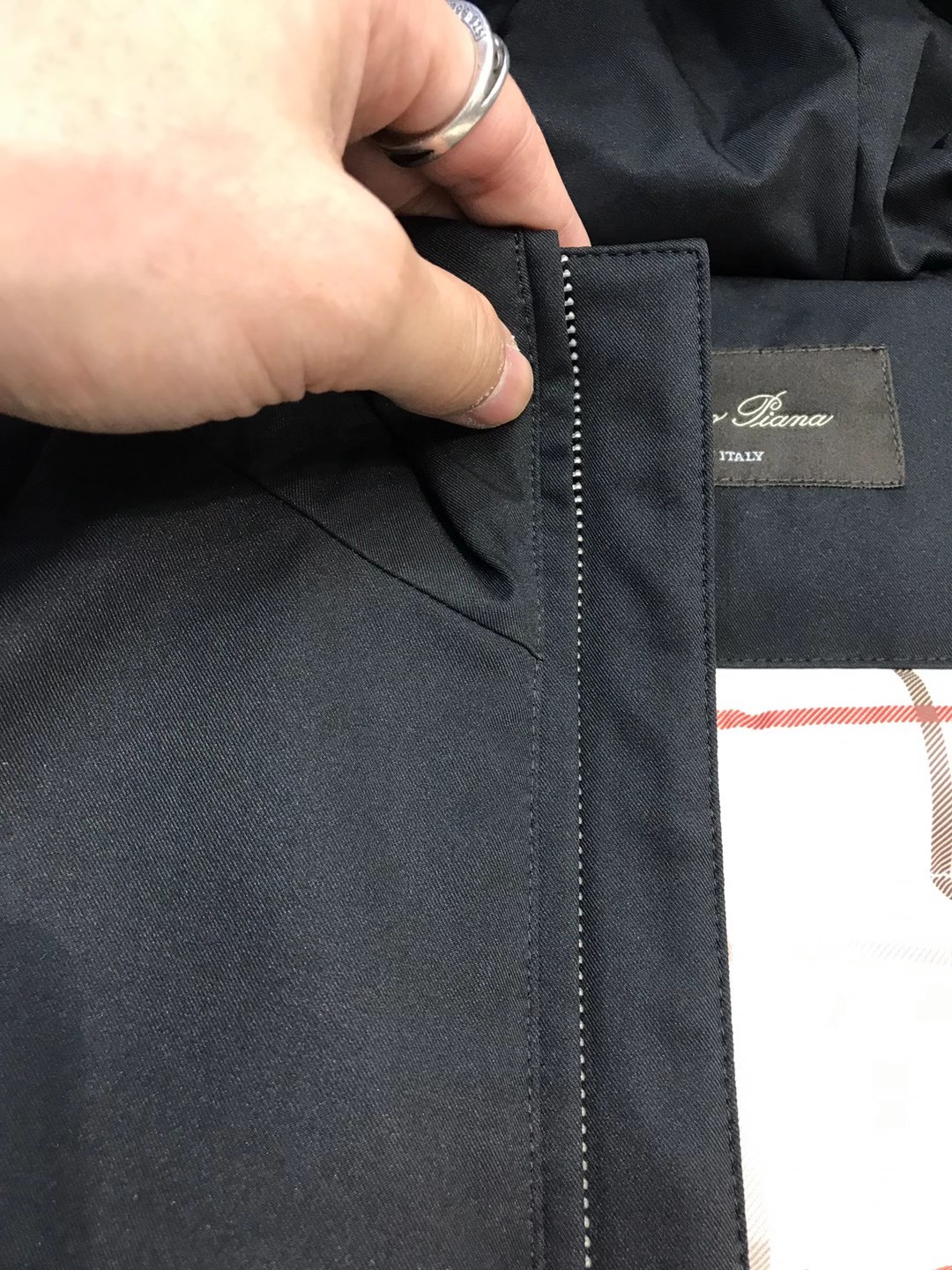 【新品】lP🆕家族男士高端商务休闲连帽羽绒服外套，上海贸易公司渠道货，系出名门，100%纯正血统品质，意