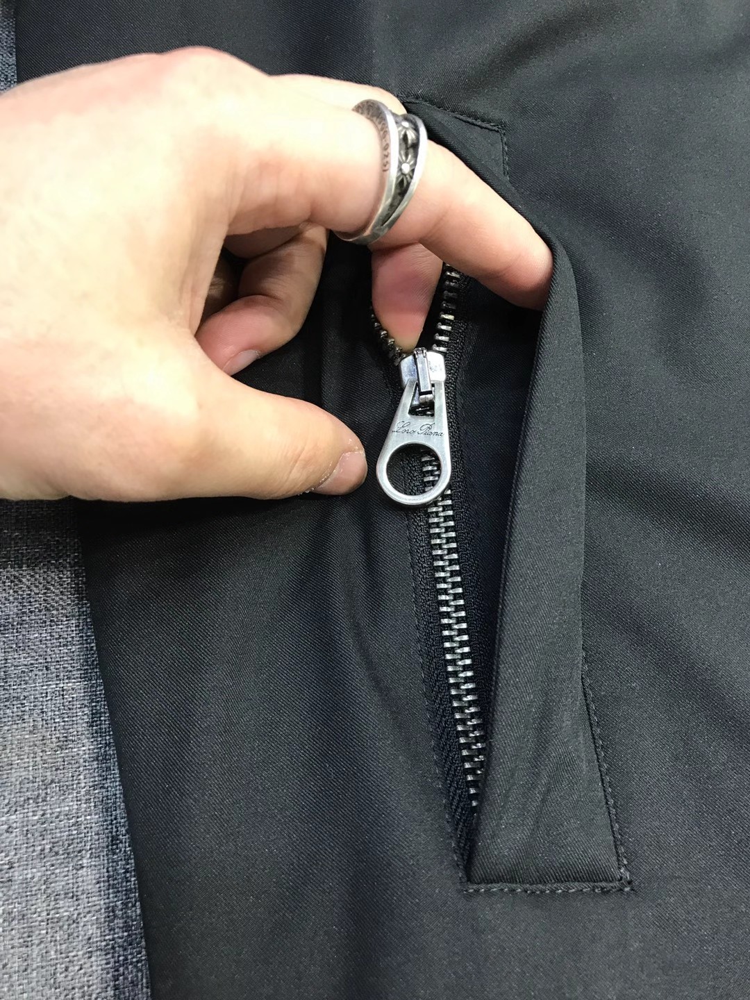 【新品】lP🆕家族男士高端商务休闲连帽羽绒服外套，上海贸易公司渠道货，系出名门，100%纯正血统品质，意