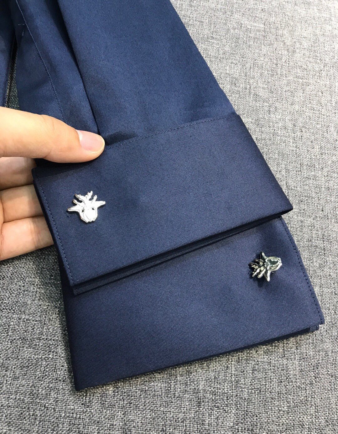 【新品】CD.HOMME家族男士时装款袖扣正装商务休闲长袖衬衫，香港洋行渠道货，重磅级品鉴奢华之物，高级